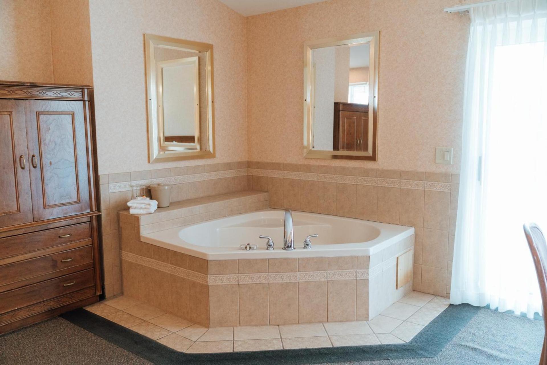 Skaneateles Suites photo 3
