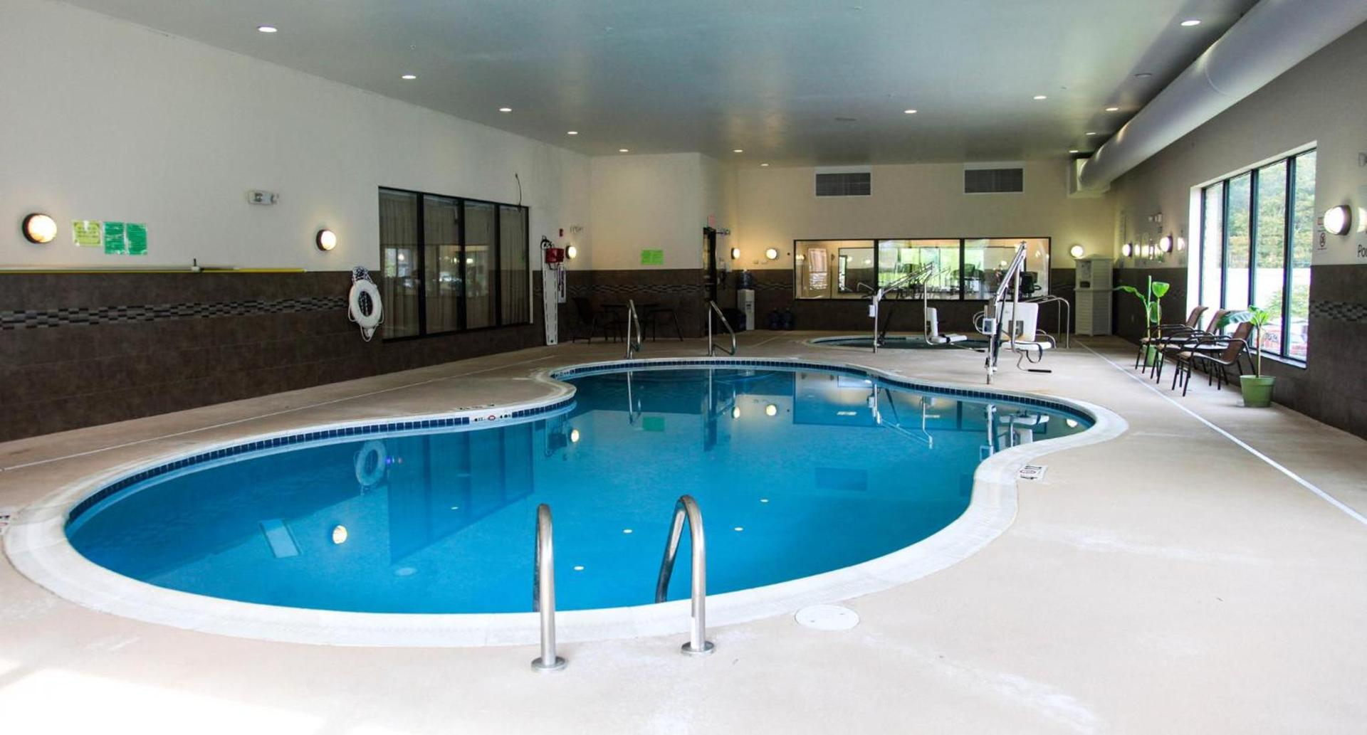 Holiday Inn Express & Suites Cumberland - La Vale by IHG photo 14