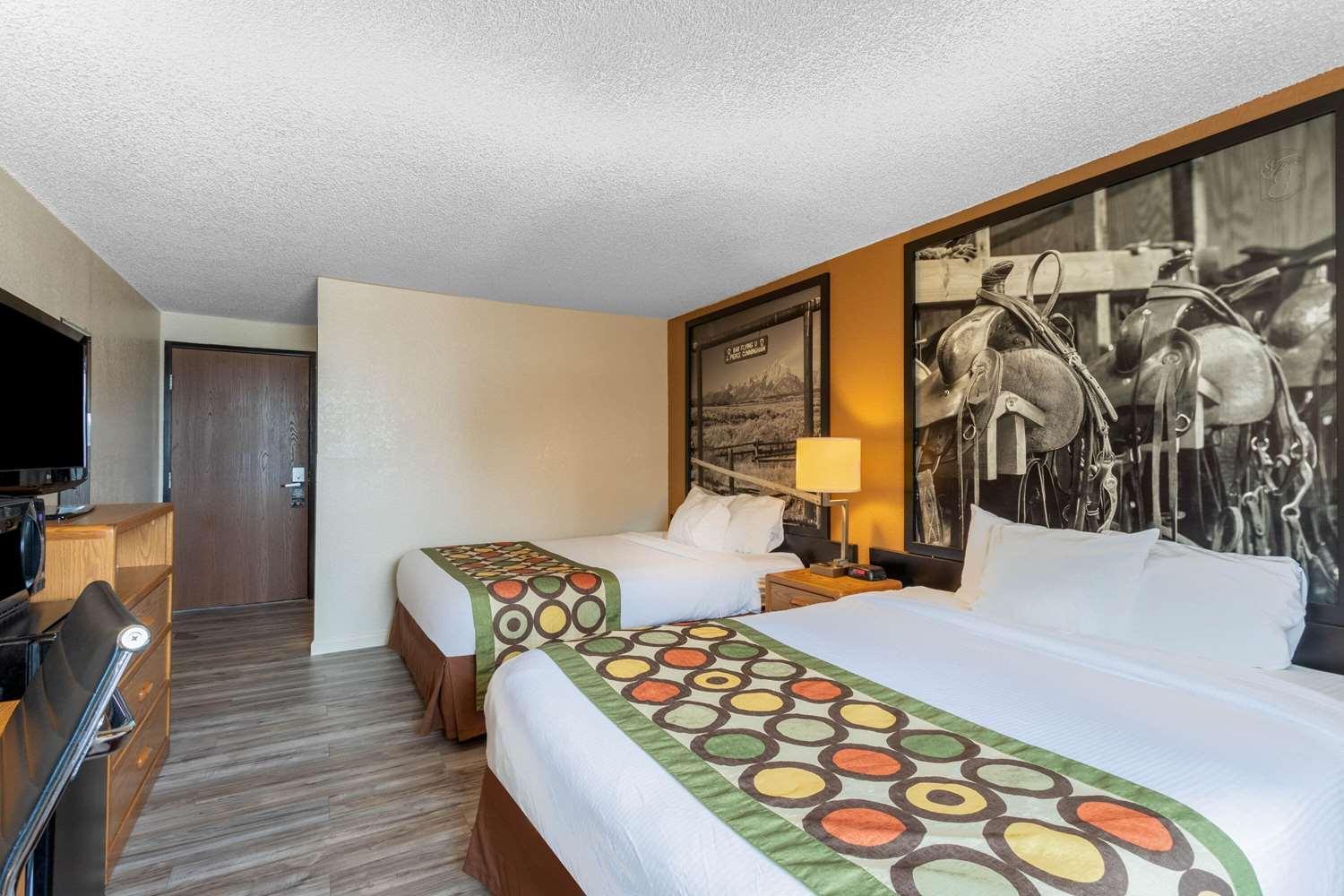 Super 8 by Wyndham Cheyenne WY photo 39