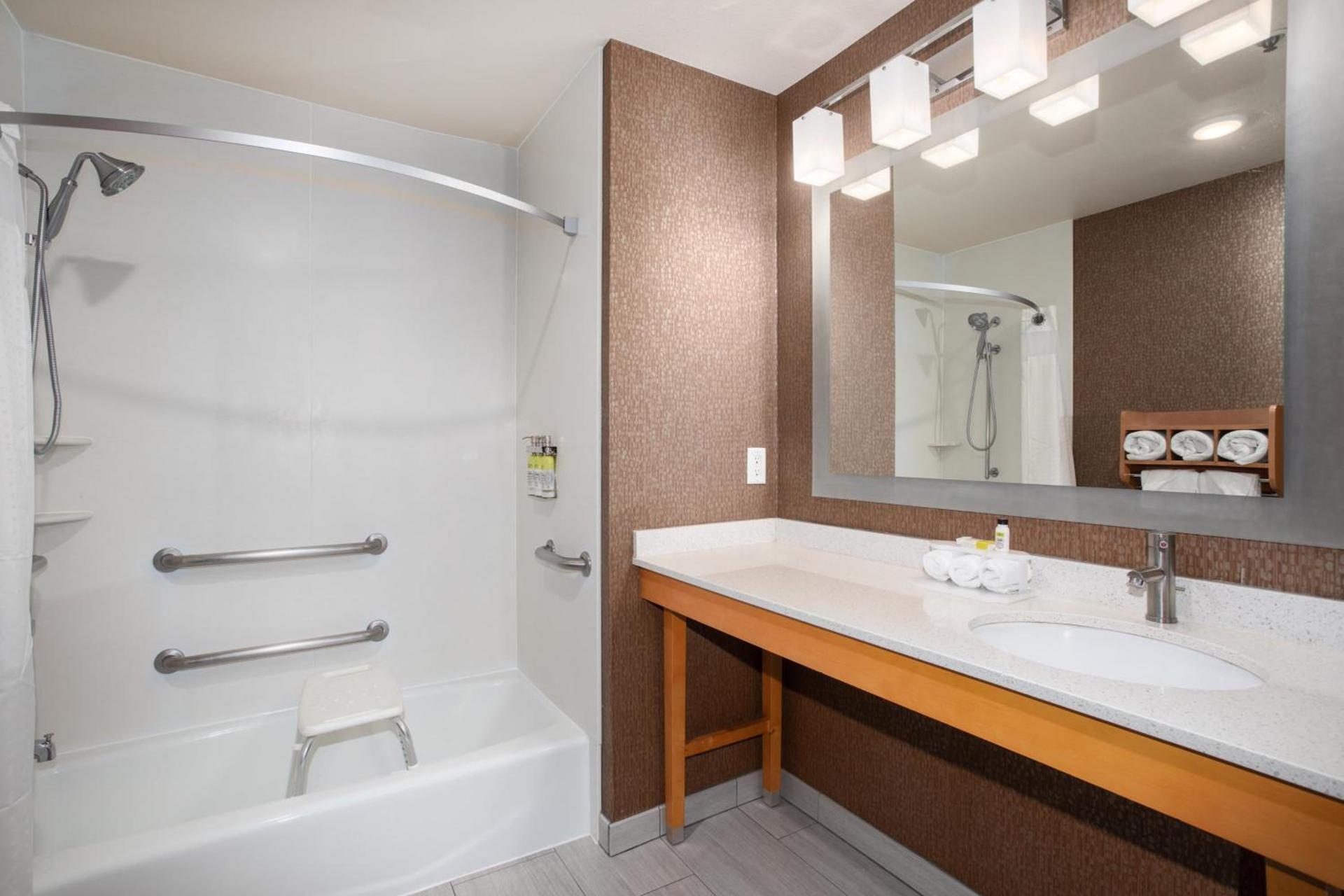 Holiday Inn Express Monterey - Cannery Row by IHG photo 30