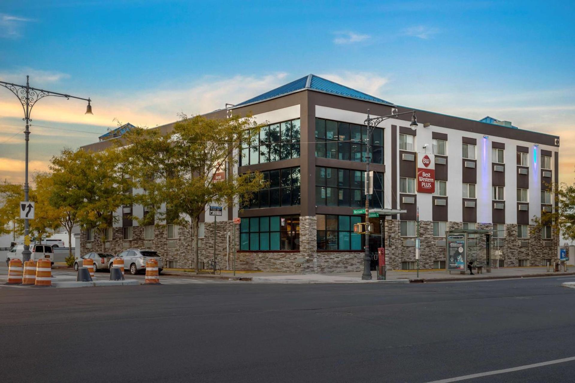 Best Western Plus Brooklyn Bay Hotel photo 1
