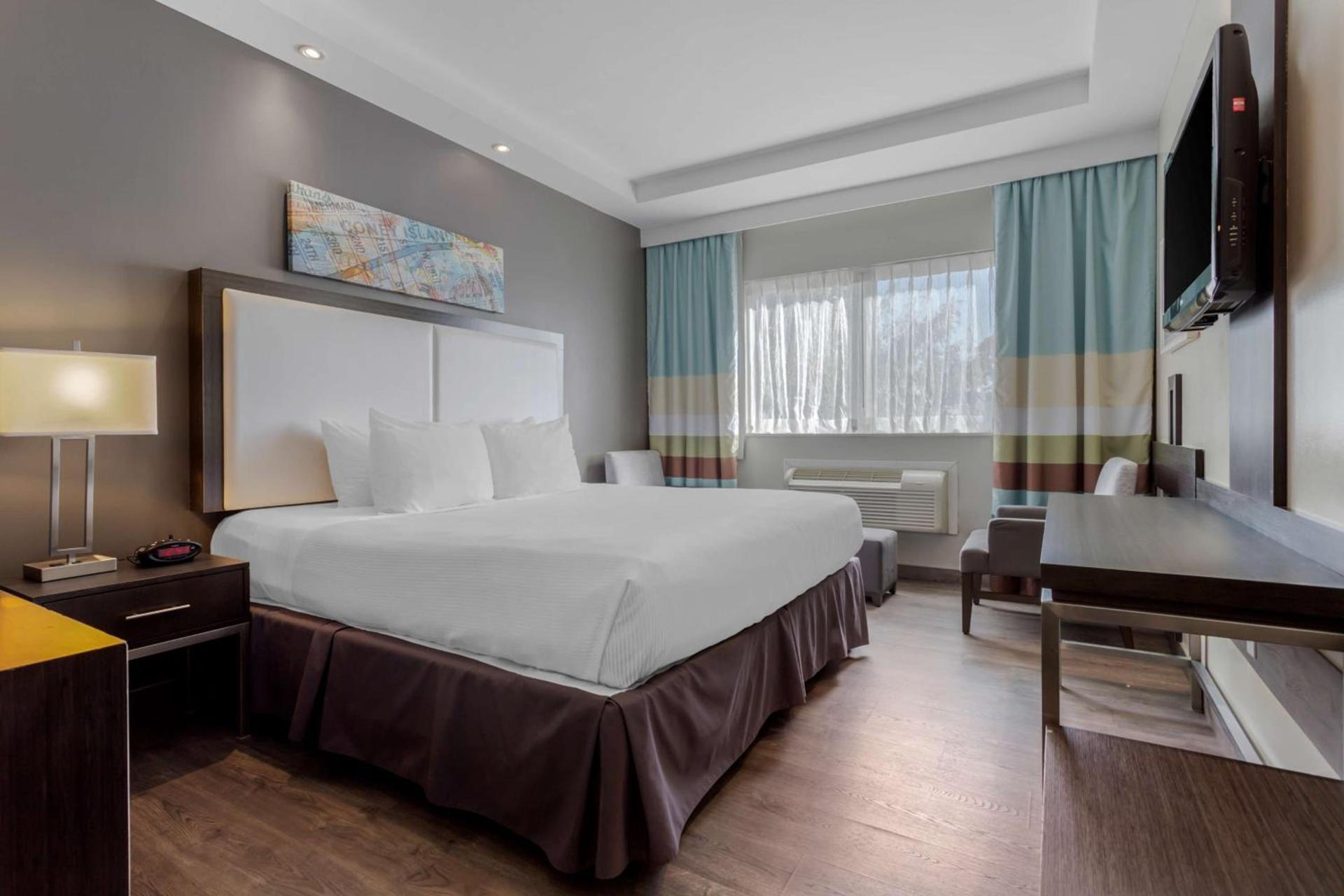 Best Western Plus Brooklyn Bay Hotel photo 10