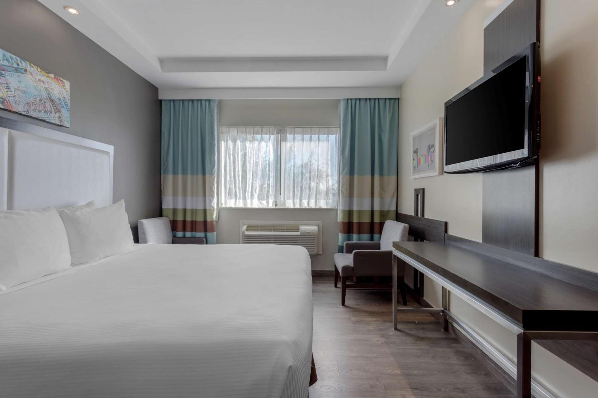 Best Western Plus Brooklyn Bay Hotel photo 19