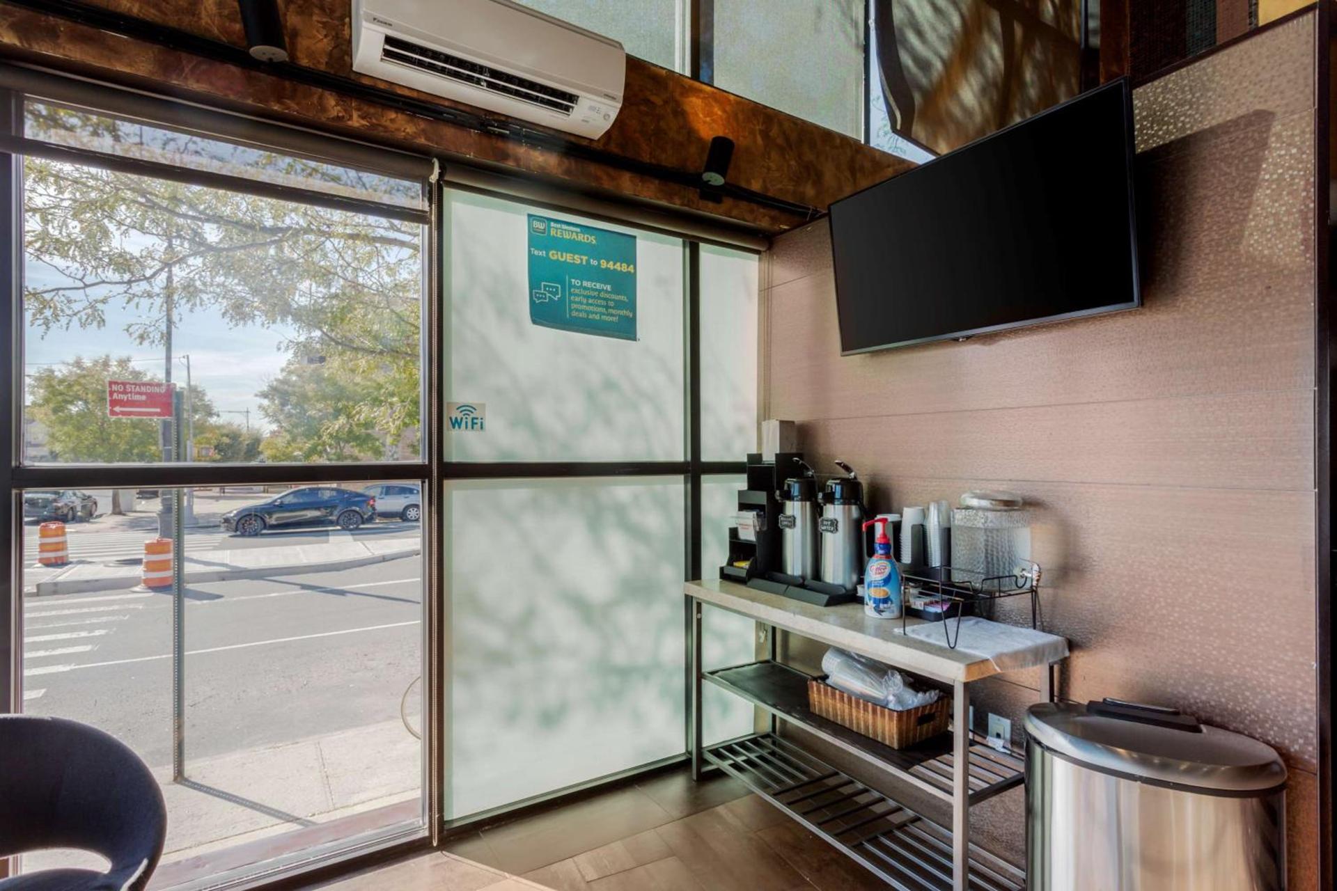 Best Western Plus Brooklyn Bay Hotel photo 7