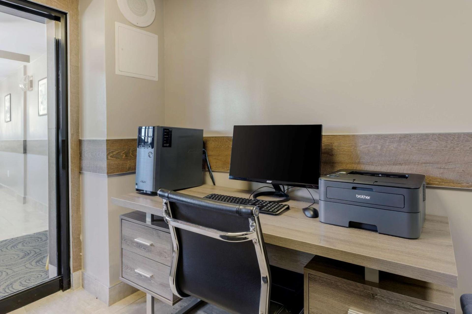 Best Western Plus Brooklyn Bay Hotel photo 8