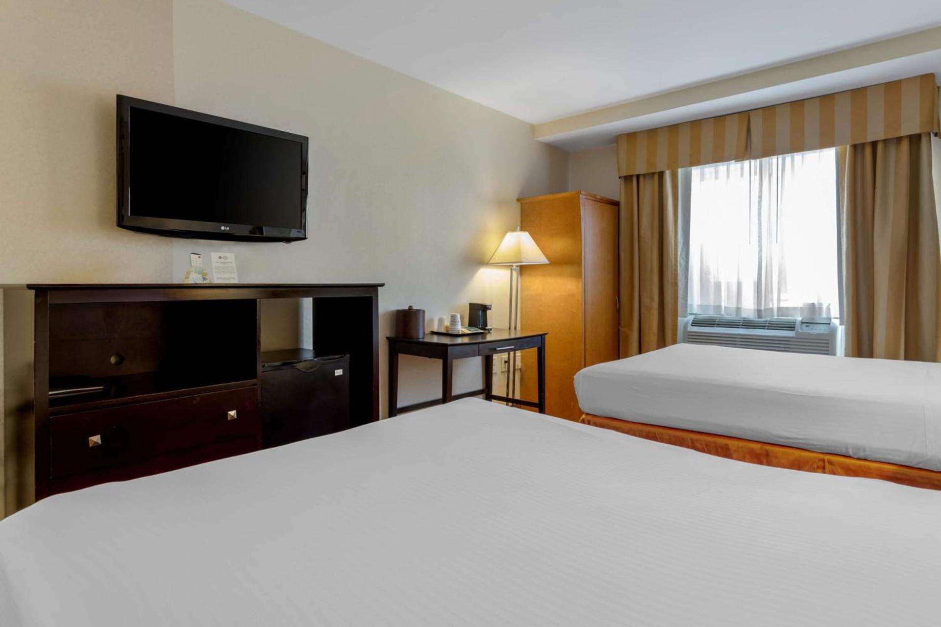 Best Western Plus Brooklyn Bay Hotel photo 26