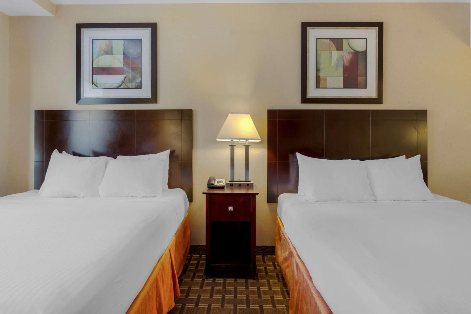 Best Western Plus Brooklyn Bay Hotel photo 27