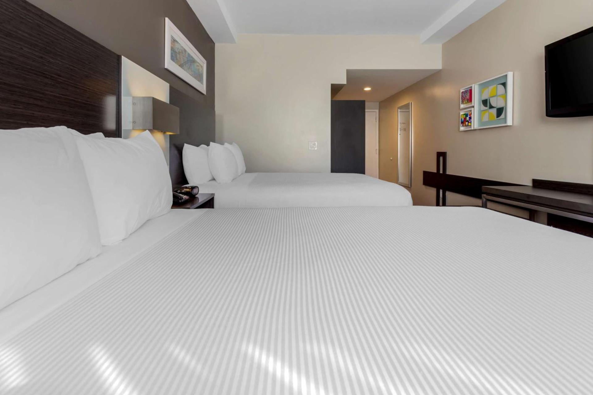 Best Western Plus Brooklyn Bay Hotel photo 38