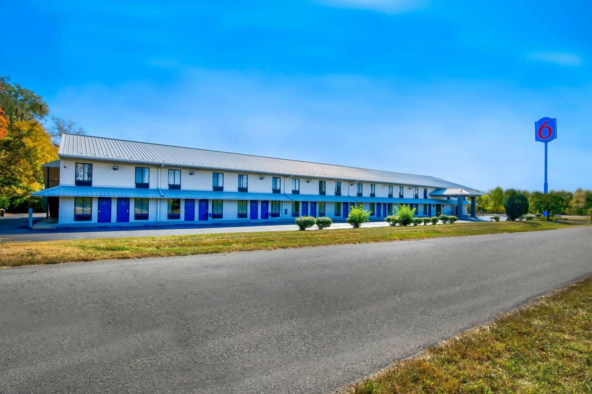 Motel 6 Jeffersonville, IN photo 2