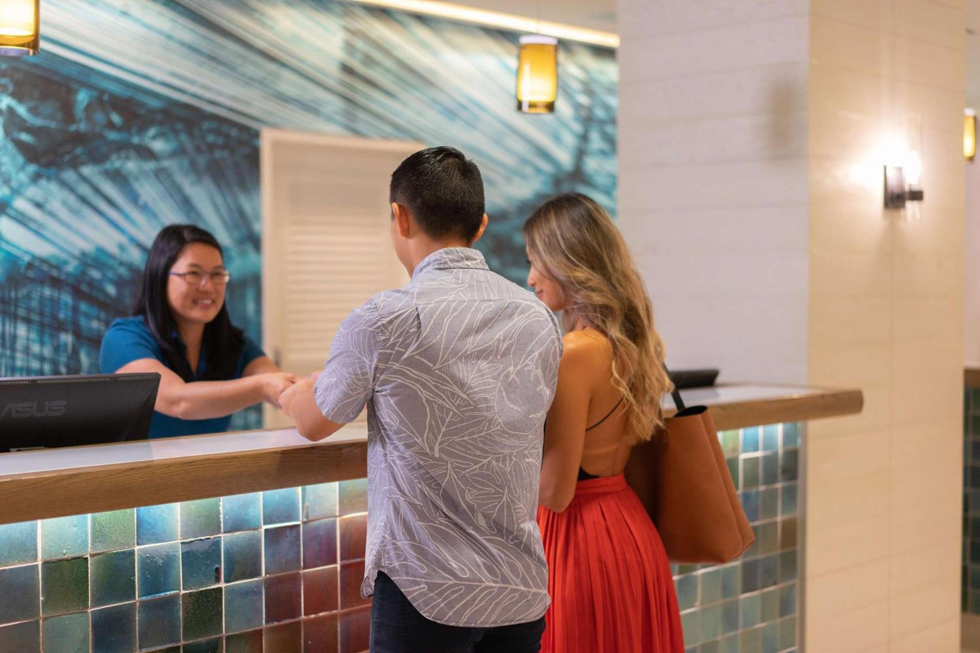 OUTRIGGER Waikiki Beachcomber Hotel photo 11