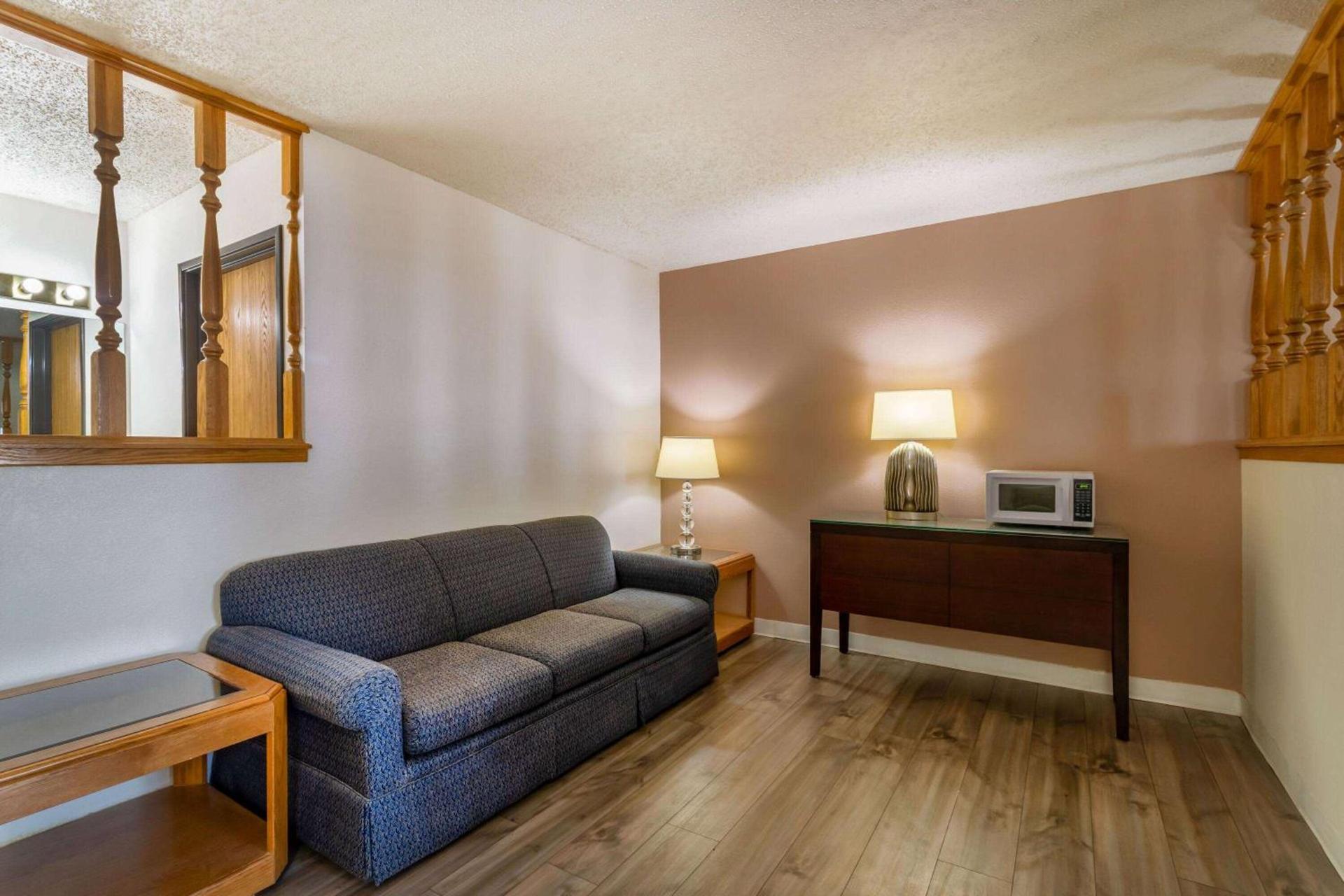 Super 8 by Wyndham Pendleton photo 15