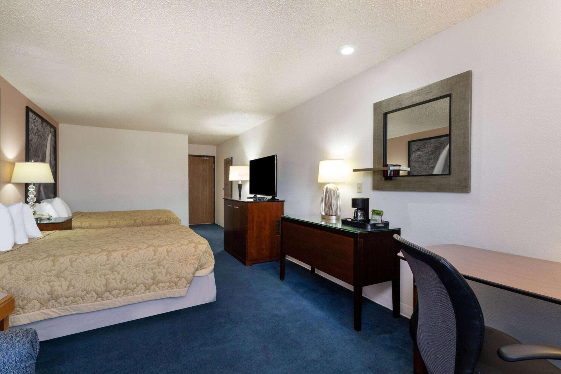 Super 8 by Wyndham Pendleton photo 16