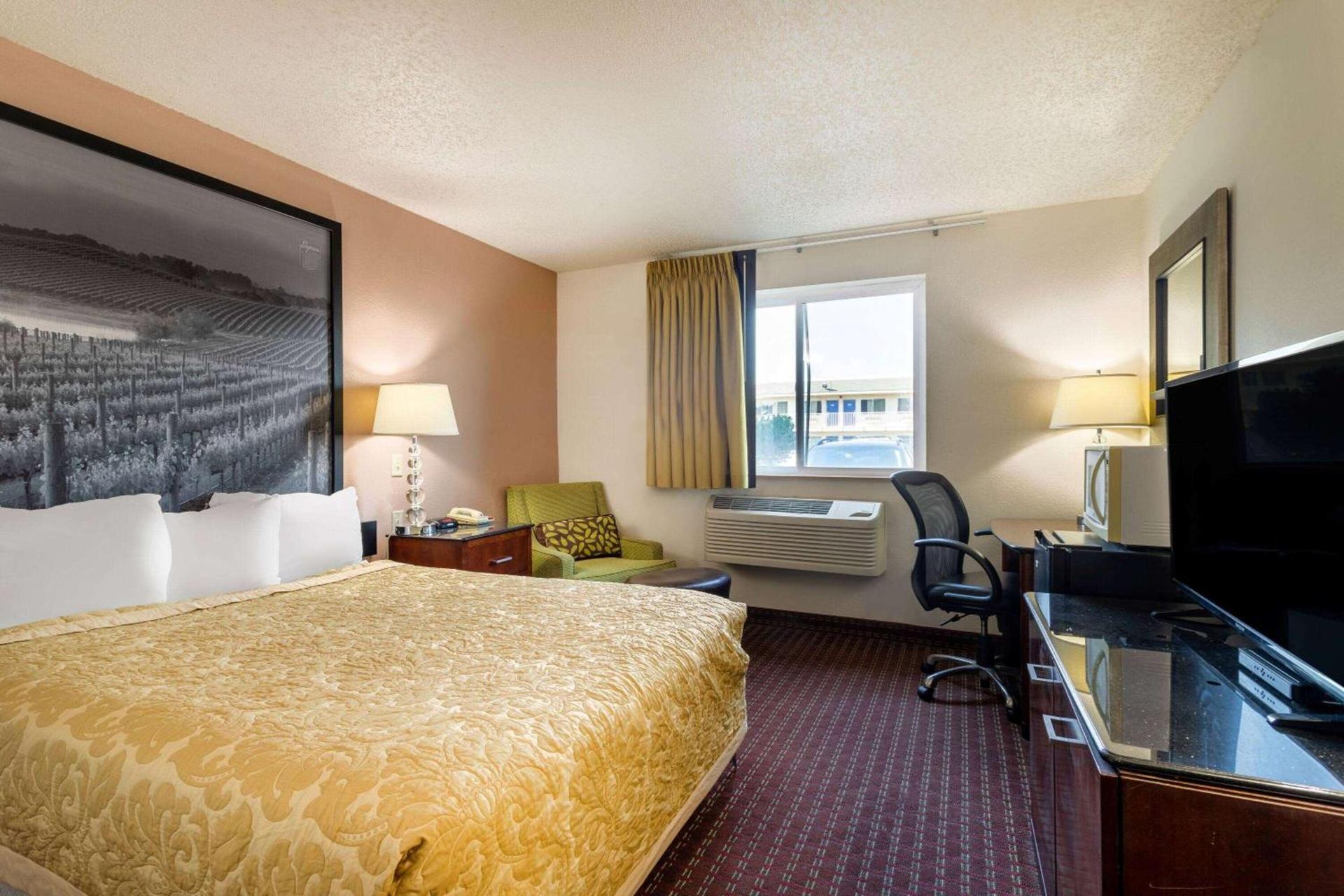 Super 8 by Wyndham Pendleton photo 20