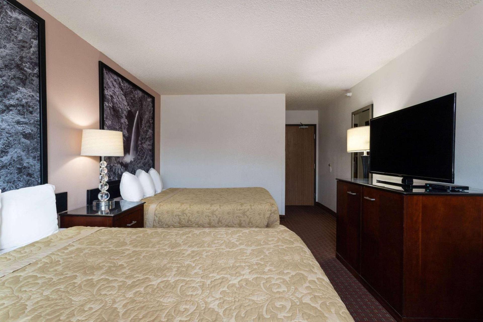 Super 8 by Wyndham Pendleton photo 23