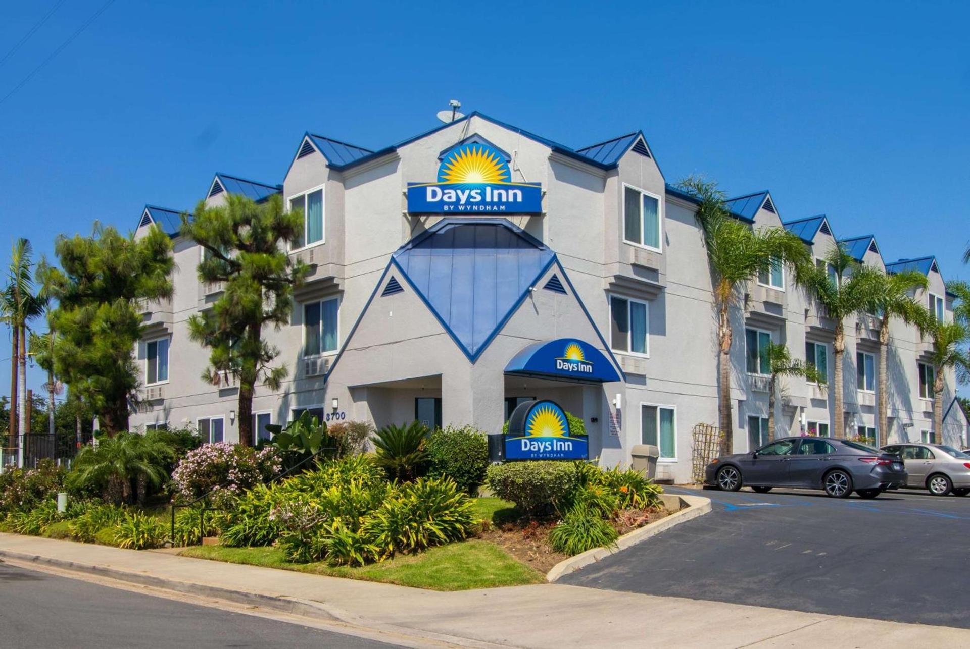 Days Inn by Wyndham Carlsbad photo 4