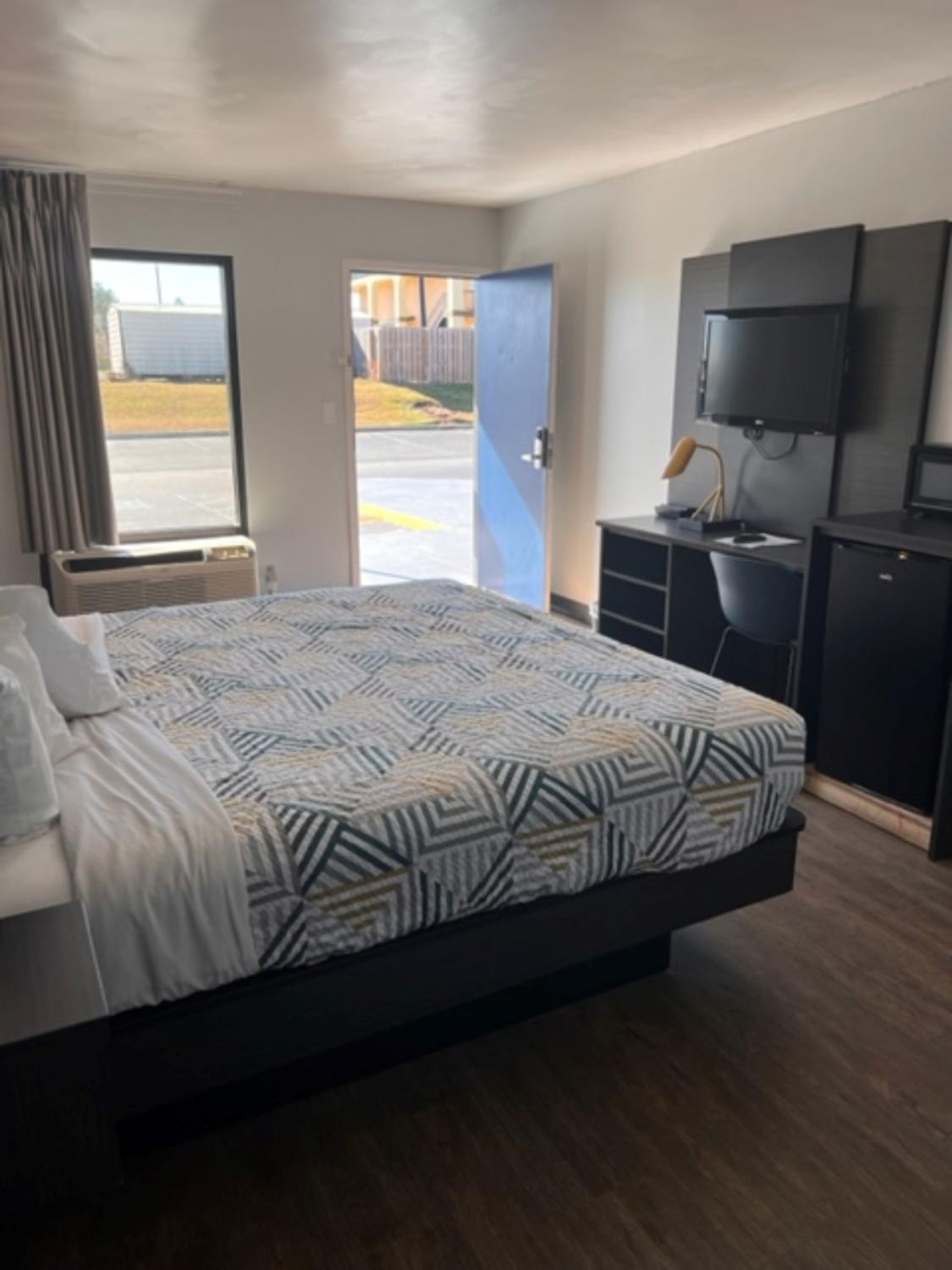 Clarion Pointe photo 13