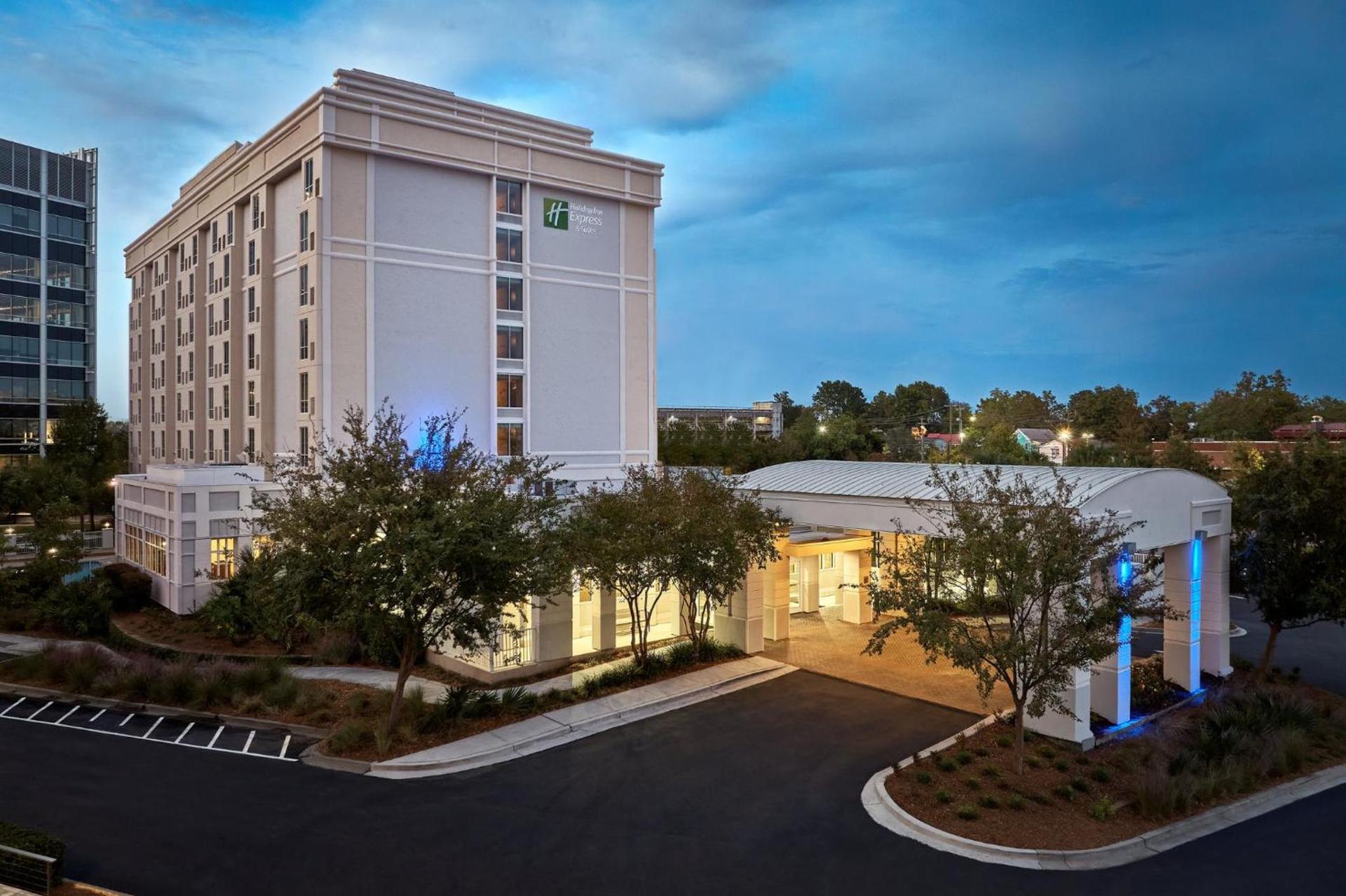 Holiday Inn Express & Suites Charleston DWTN - Medical CTR by IHG photo 1