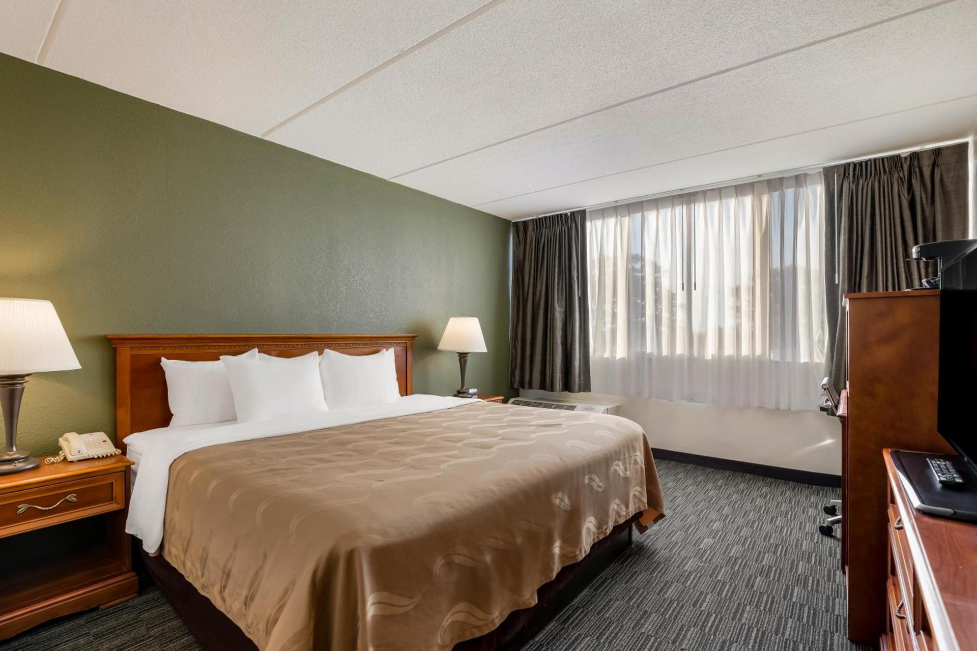 Quality Inn Joliet photo 42