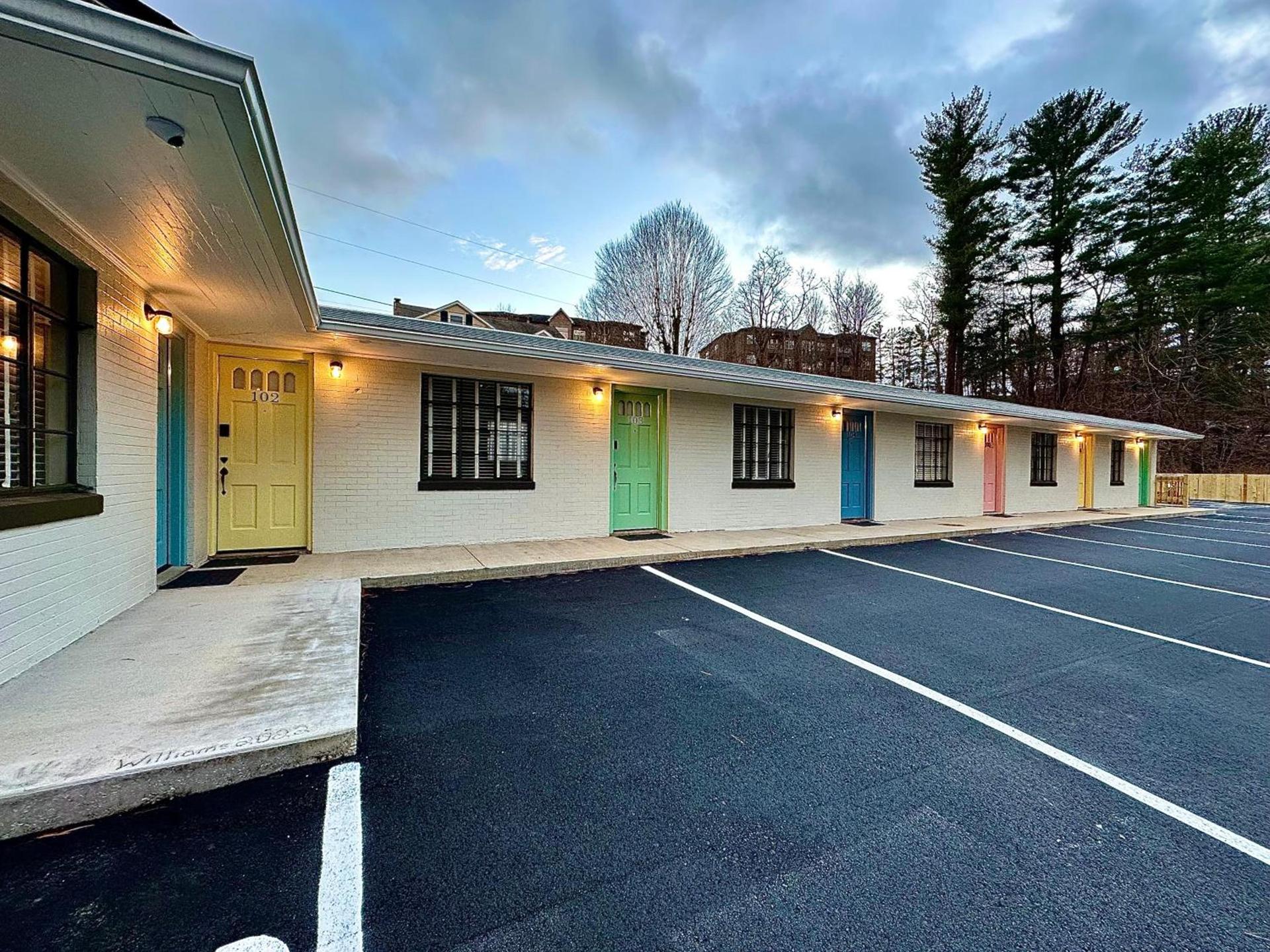 Blue Ridge Tourist Court photo 4