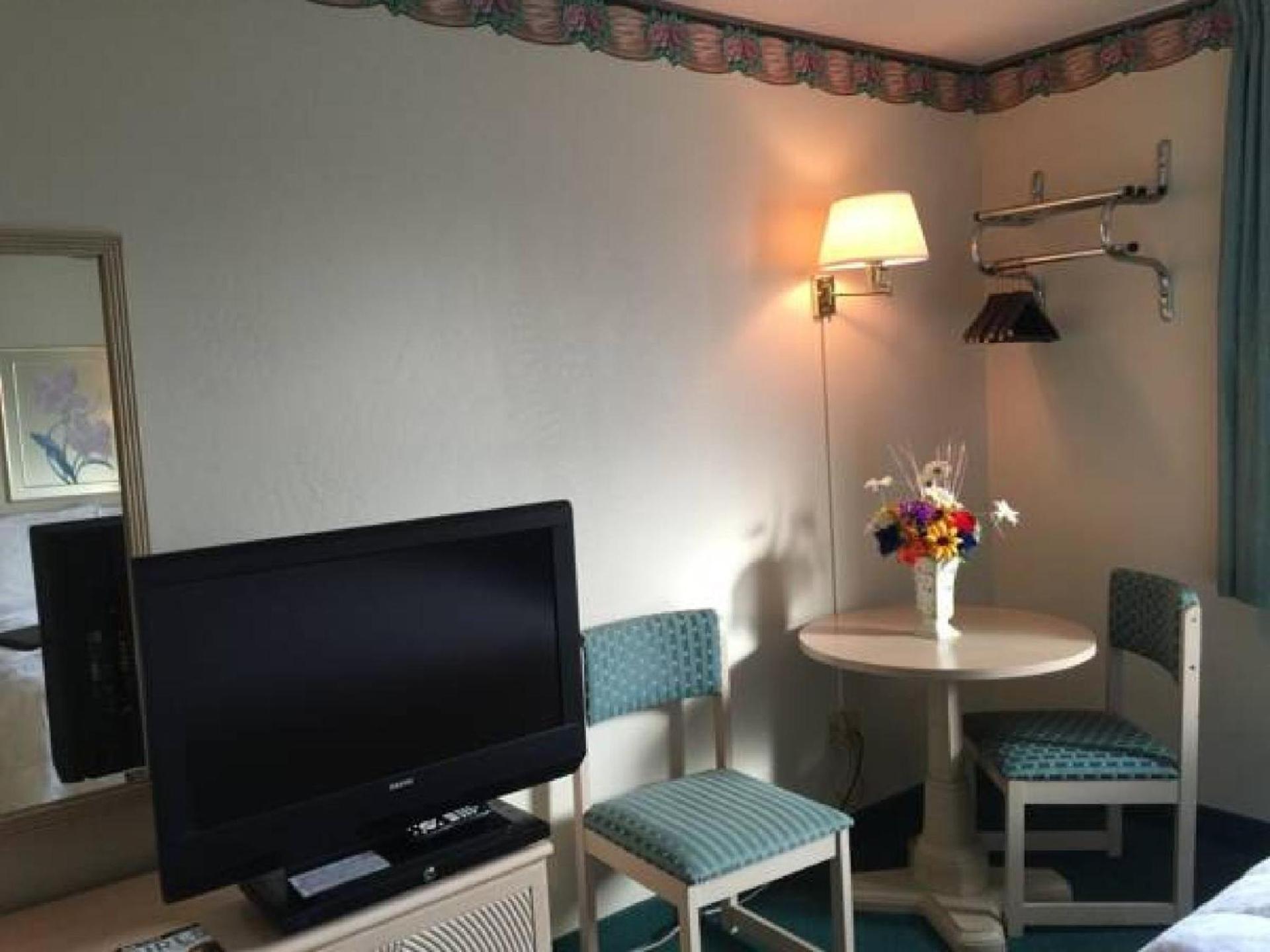 Americas Best Value Inn & Suites - Bluffton photo 16