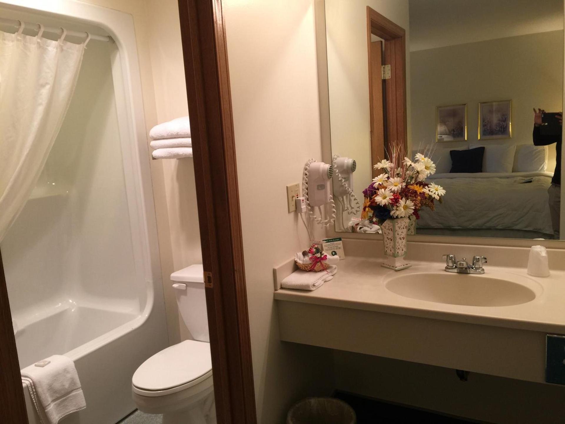 Americas Best Value Inn & Suites - Bluffton photo 20