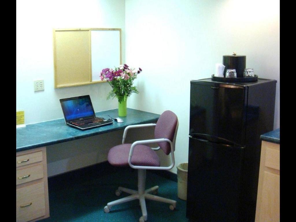 Americas Best Value Inn & Suites - Bluffton photo 24