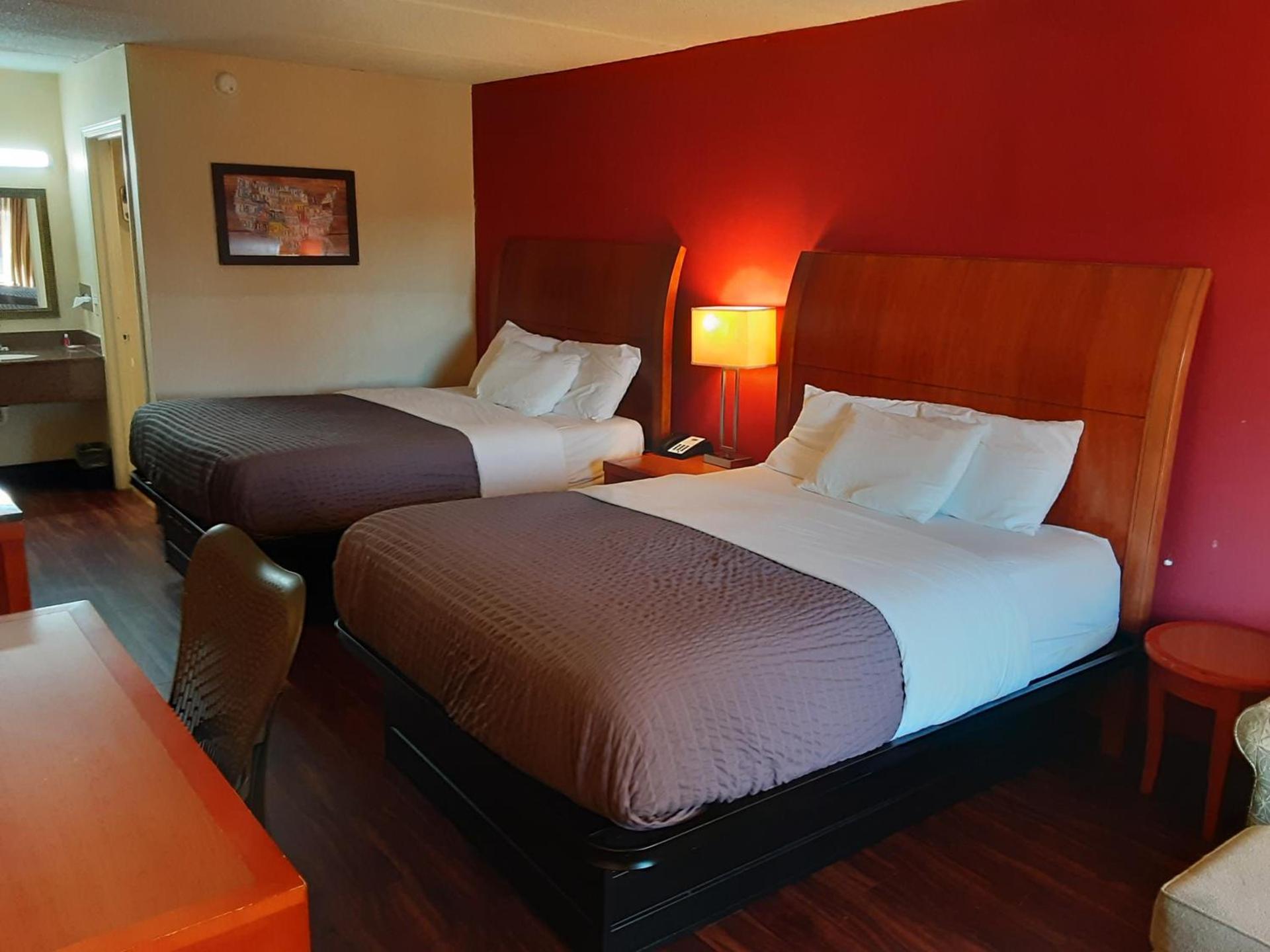 Econo Lodge Inn & Suites Griffin North photo 31