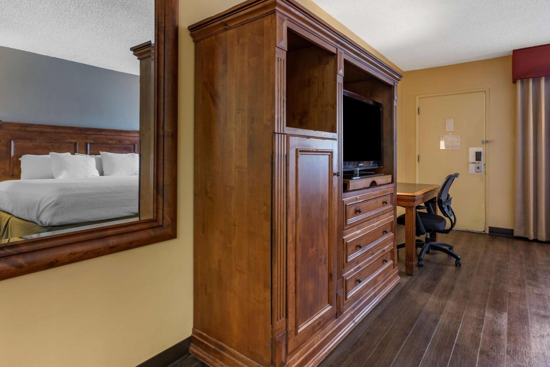 Best Western Plus King's Inn and Suites photo 23
