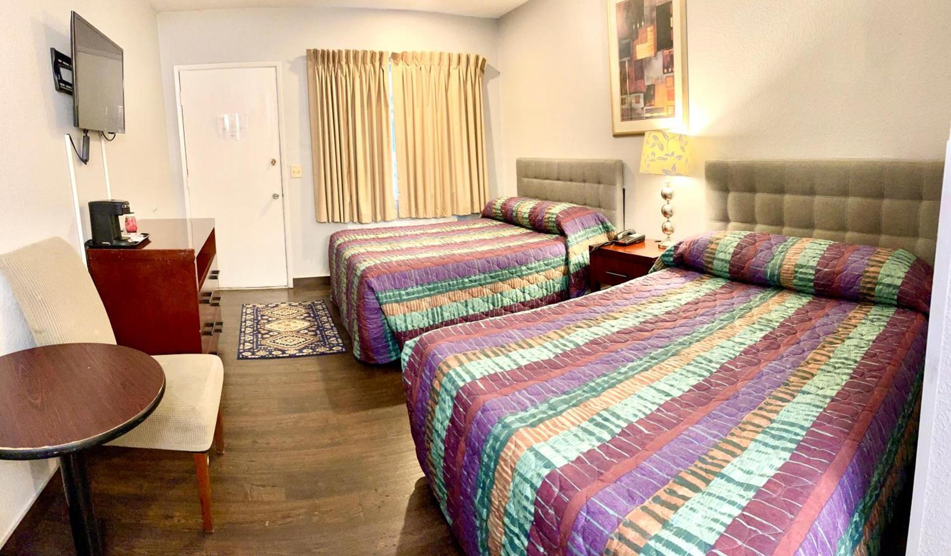 Emerald Best Motel photo 10