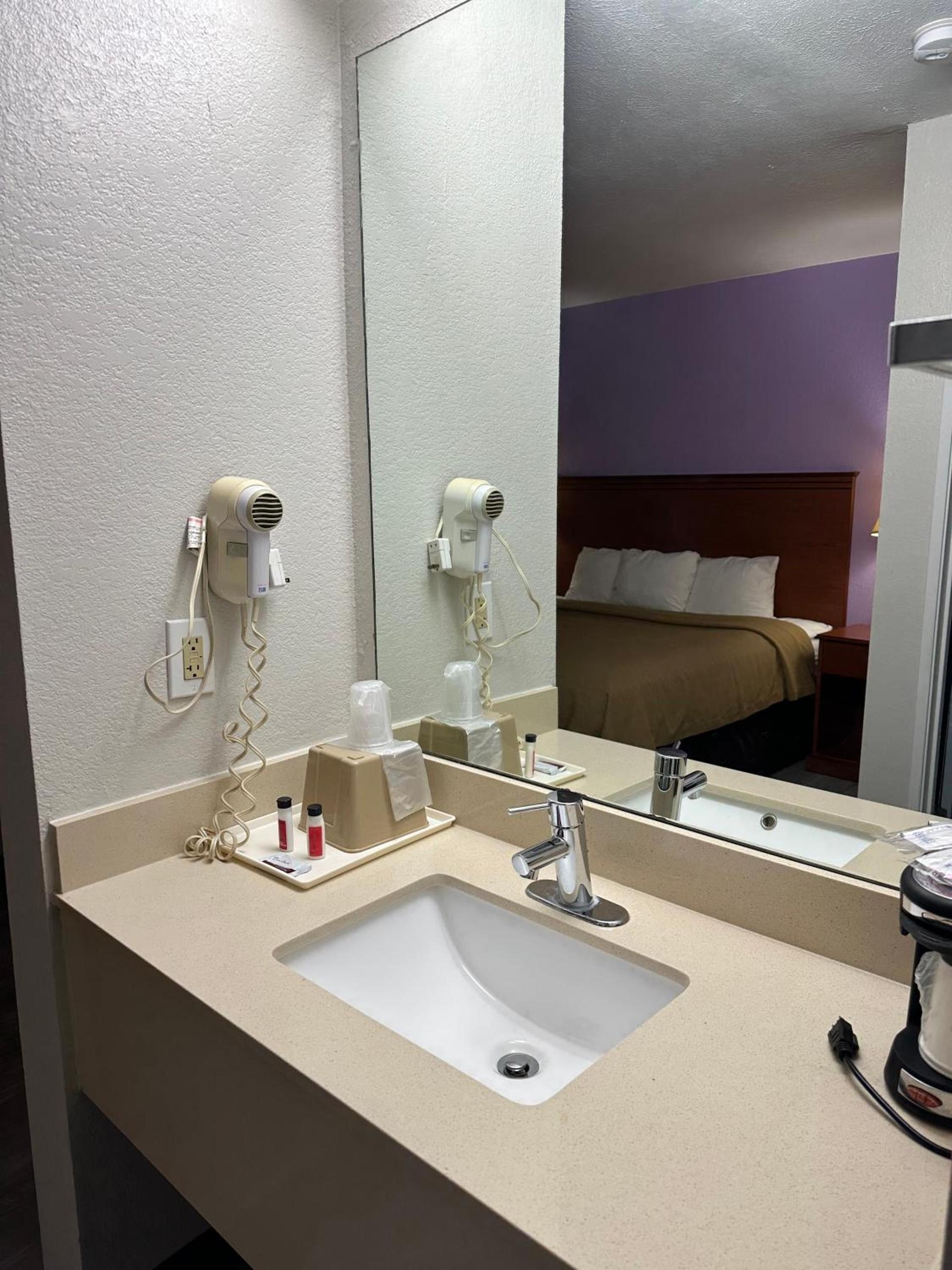 Baymont by Wyndham Omaha SW photo 19