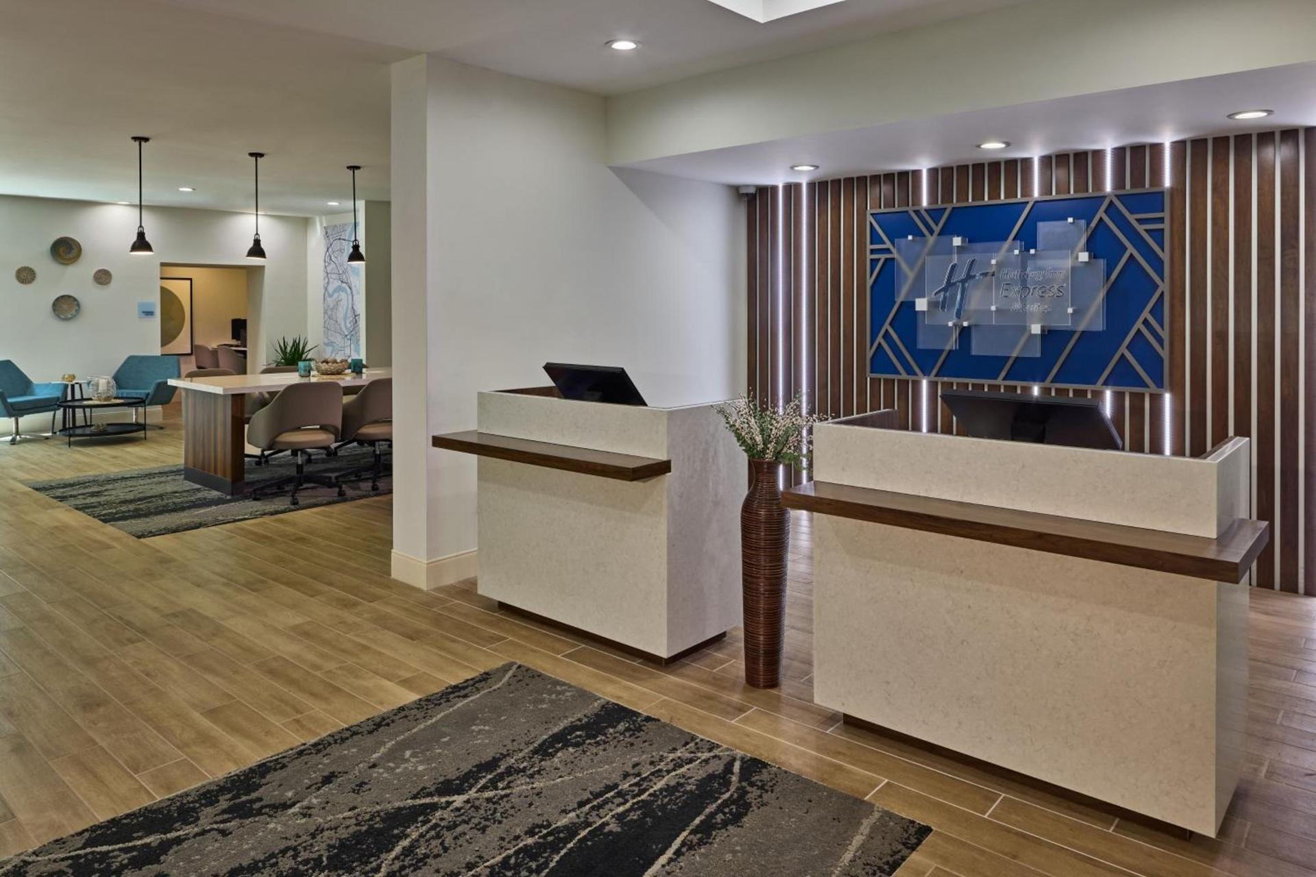 Holiday Inn Express & Suites Charleston DWTN - Medical CTR by IHG photo 28