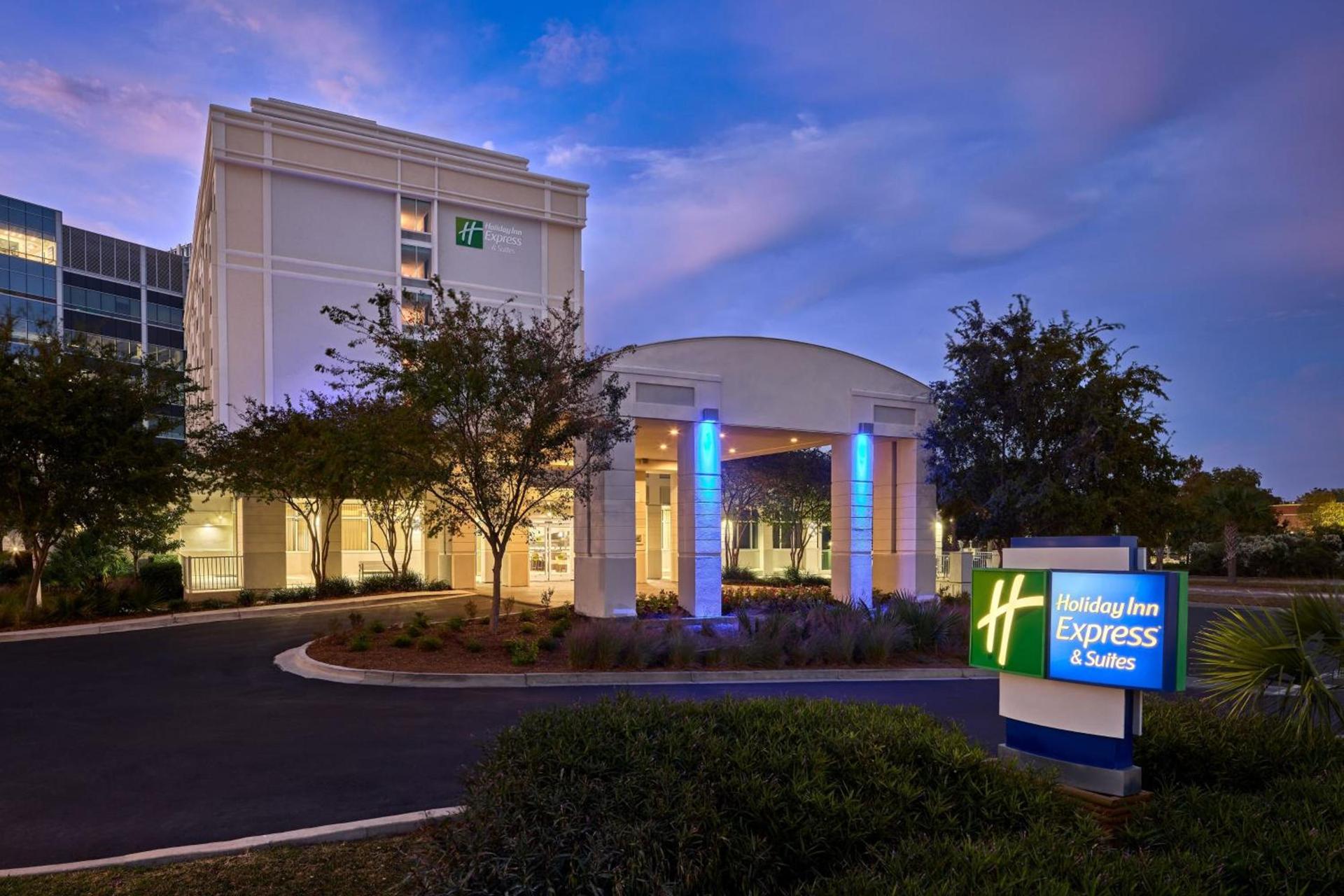 Holiday Inn Express & Suites Charleston DWTN - Medical CTR by IHG photo 49