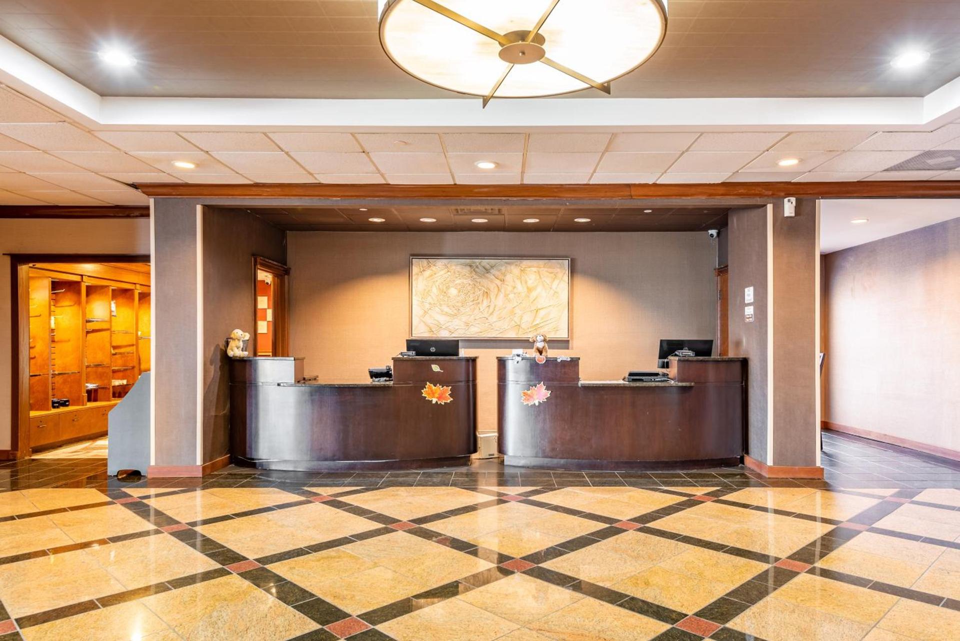 Wyndham Omaha Hotel - West Dodge photo 2