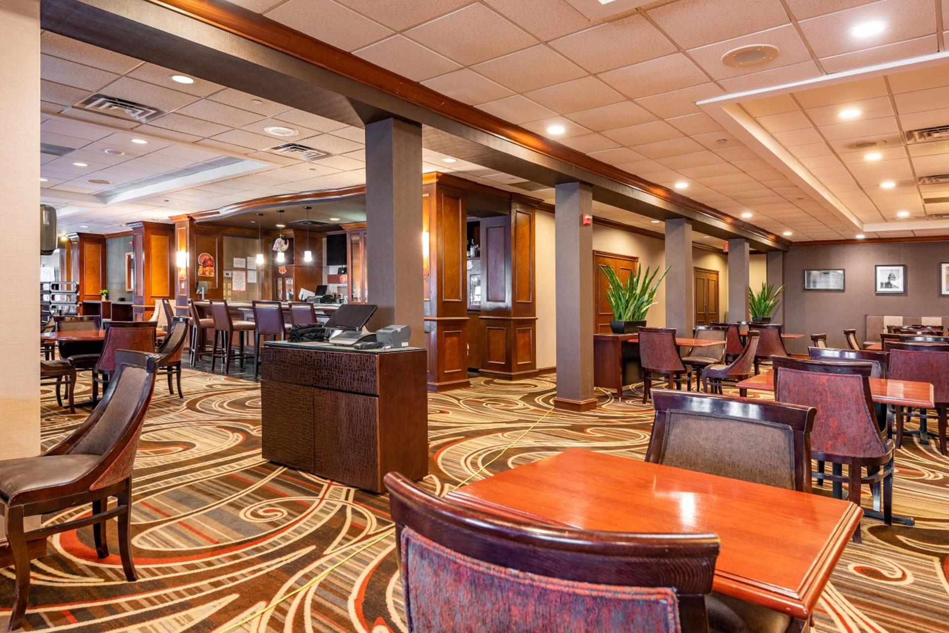 Wyndham Omaha Hotel - West Dodge photo 6