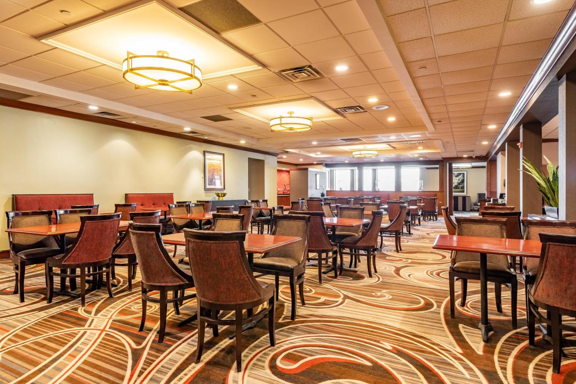 Wyndham Omaha Hotel - West Dodge photo 15