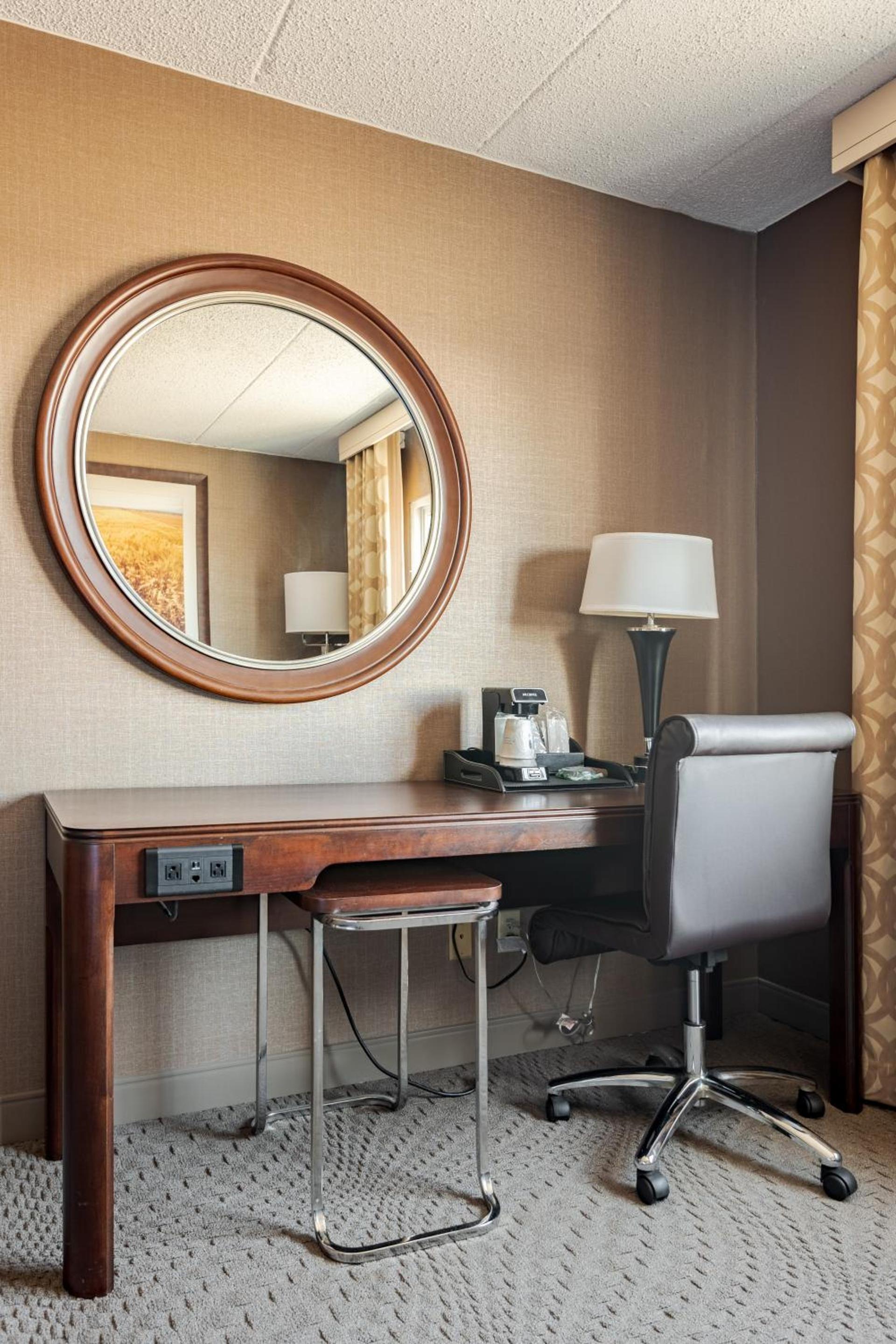 Wyndham Omaha Hotel - West Dodge photo 25