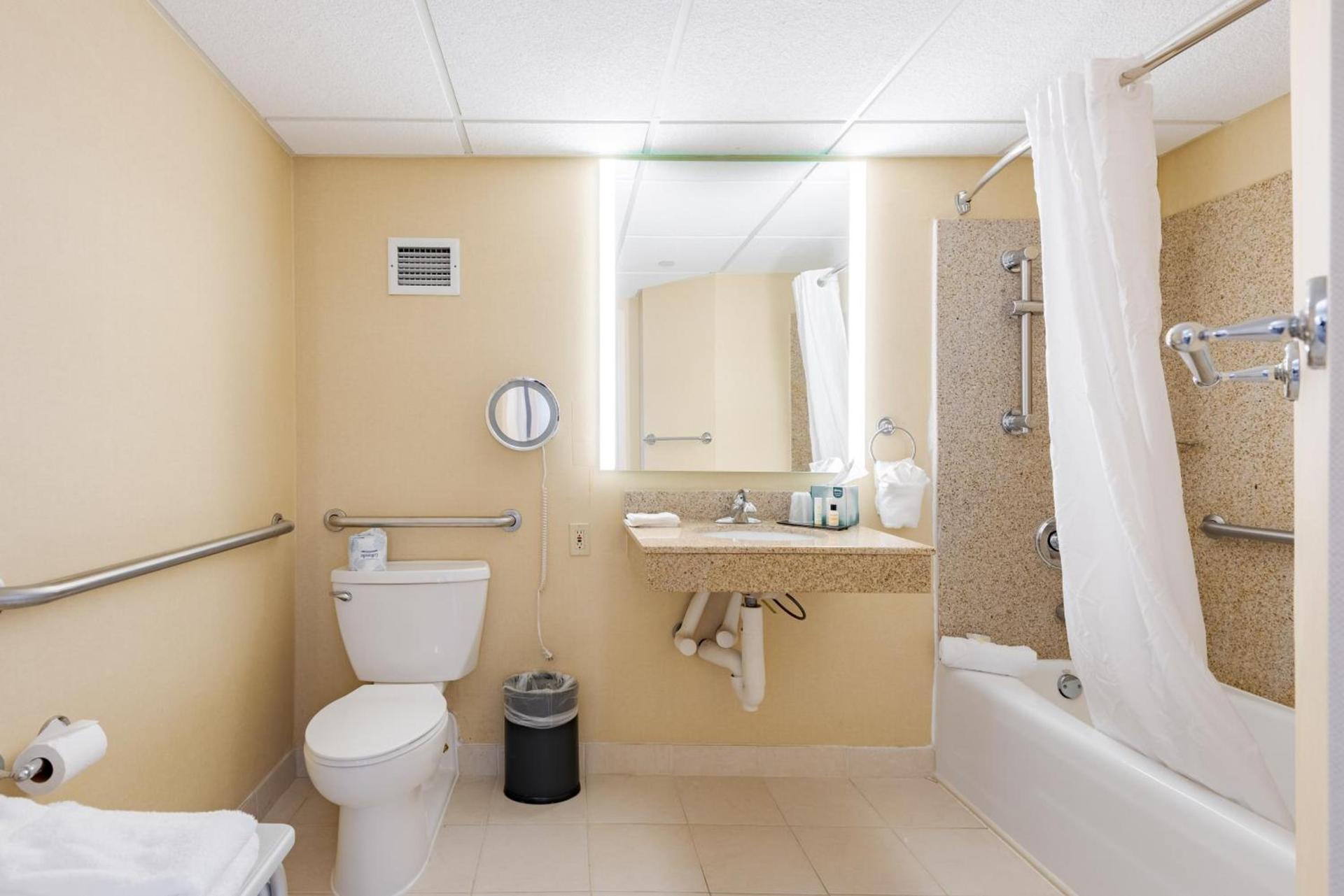Wyndham Omaha Hotel - West Dodge photo 31