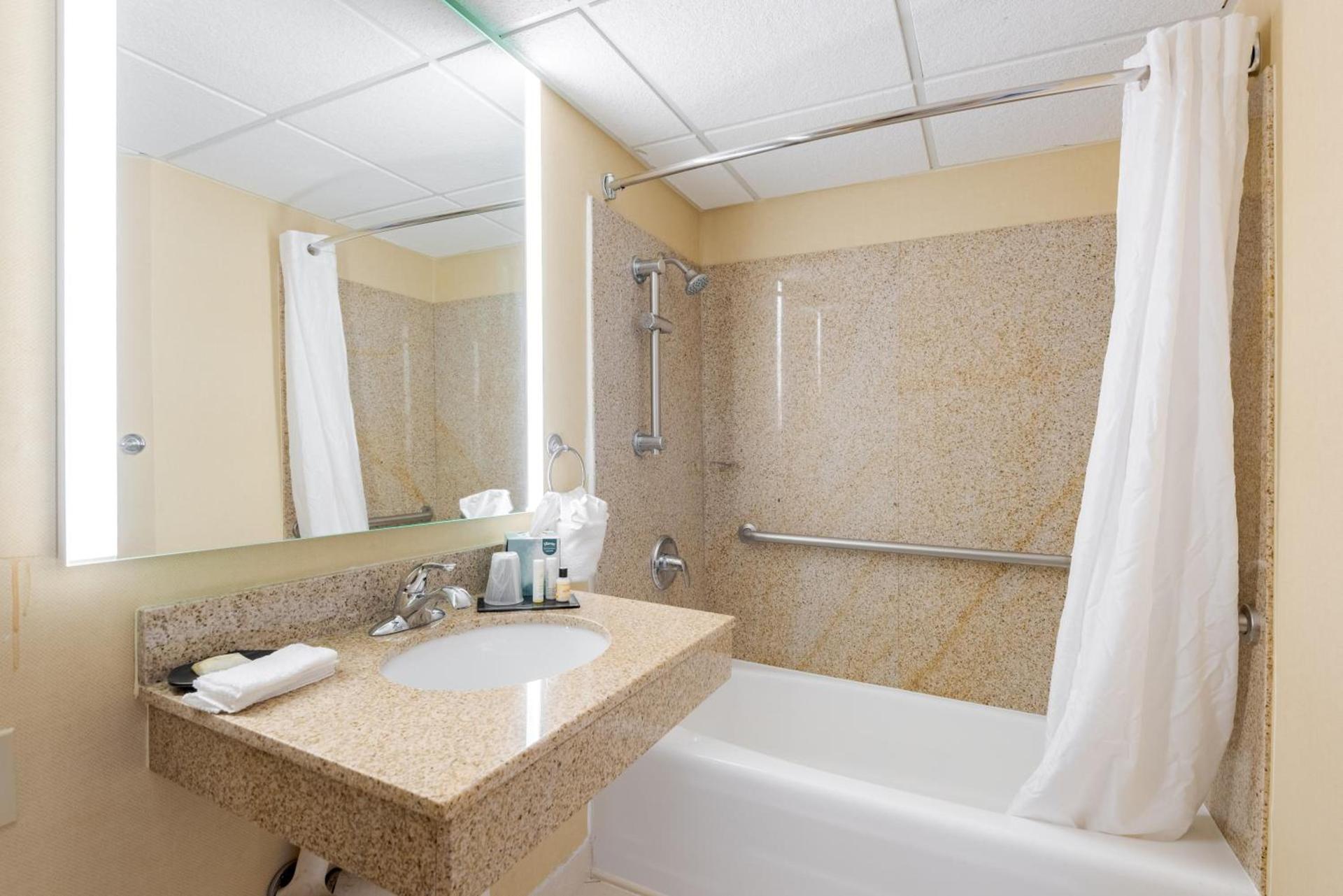 Wyndham Omaha Hotel - West Dodge photo 30