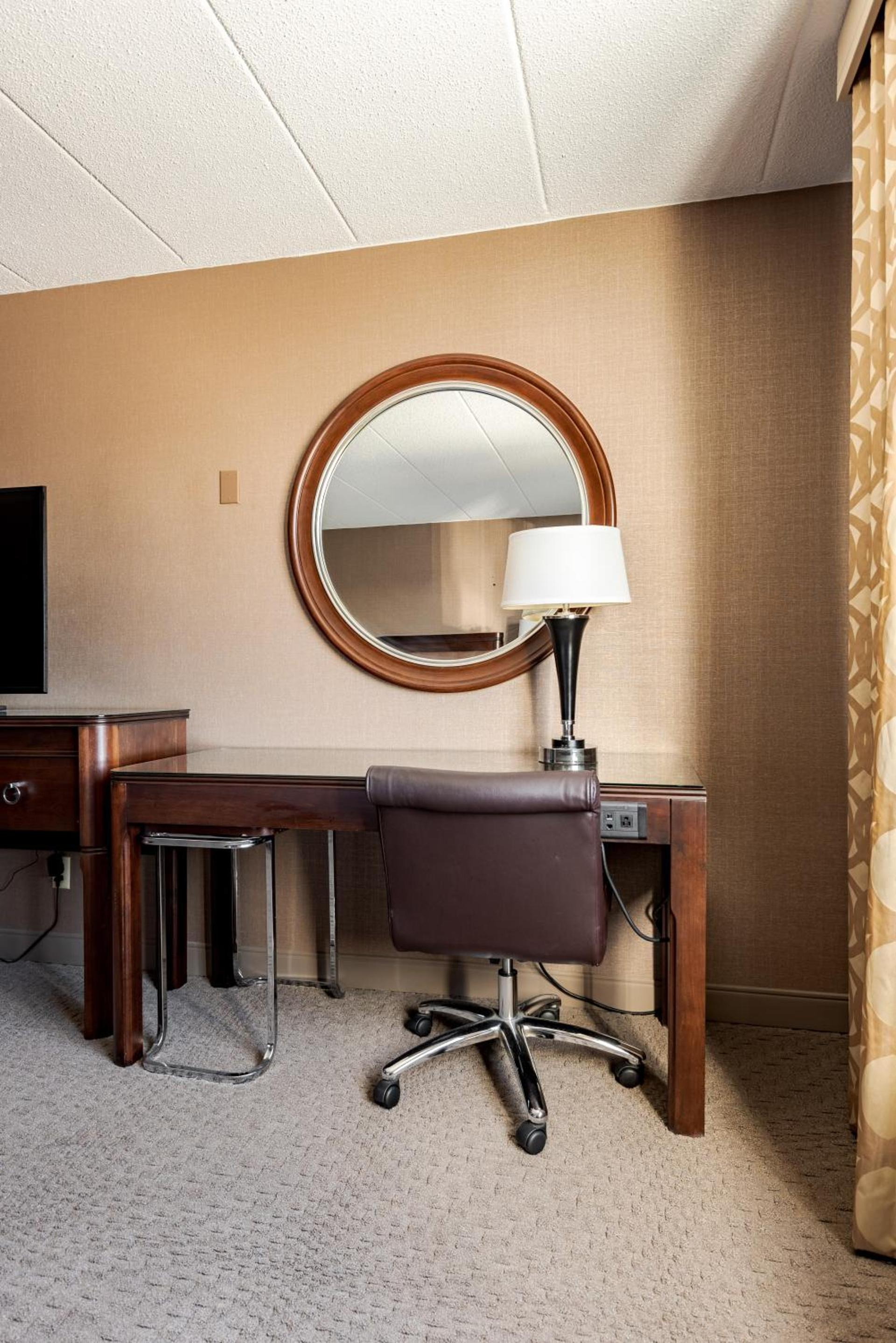 Wyndham Omaha Hotel - West Dodge photo 44