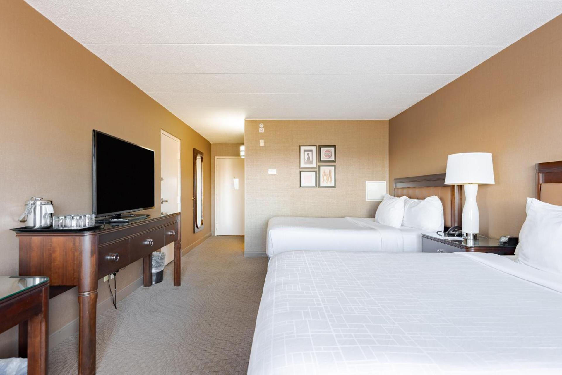 Wyndham Omaha Hotel - West Dodge photo 54