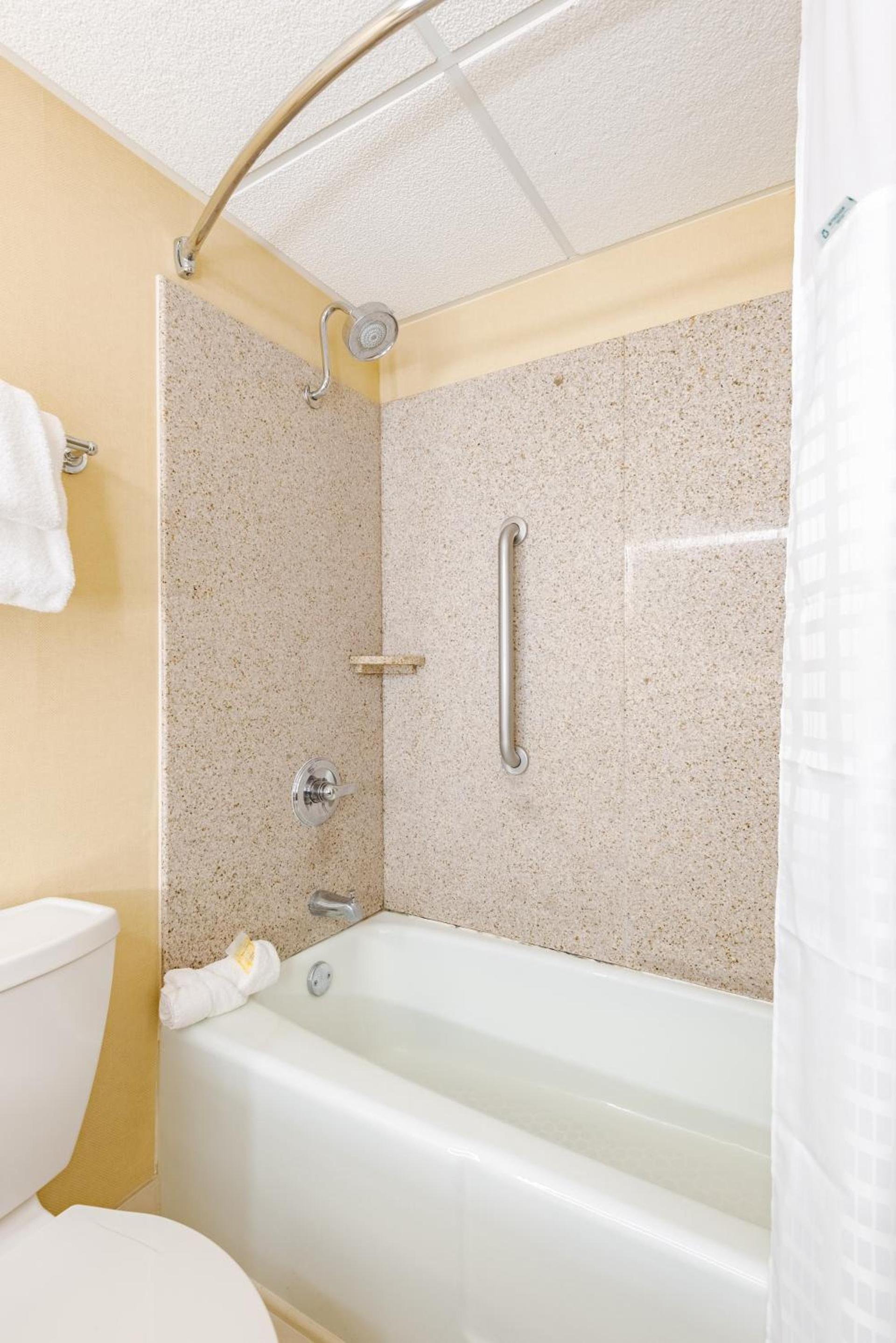 Wyndham Omaha Hotel - West Dodge photo 61