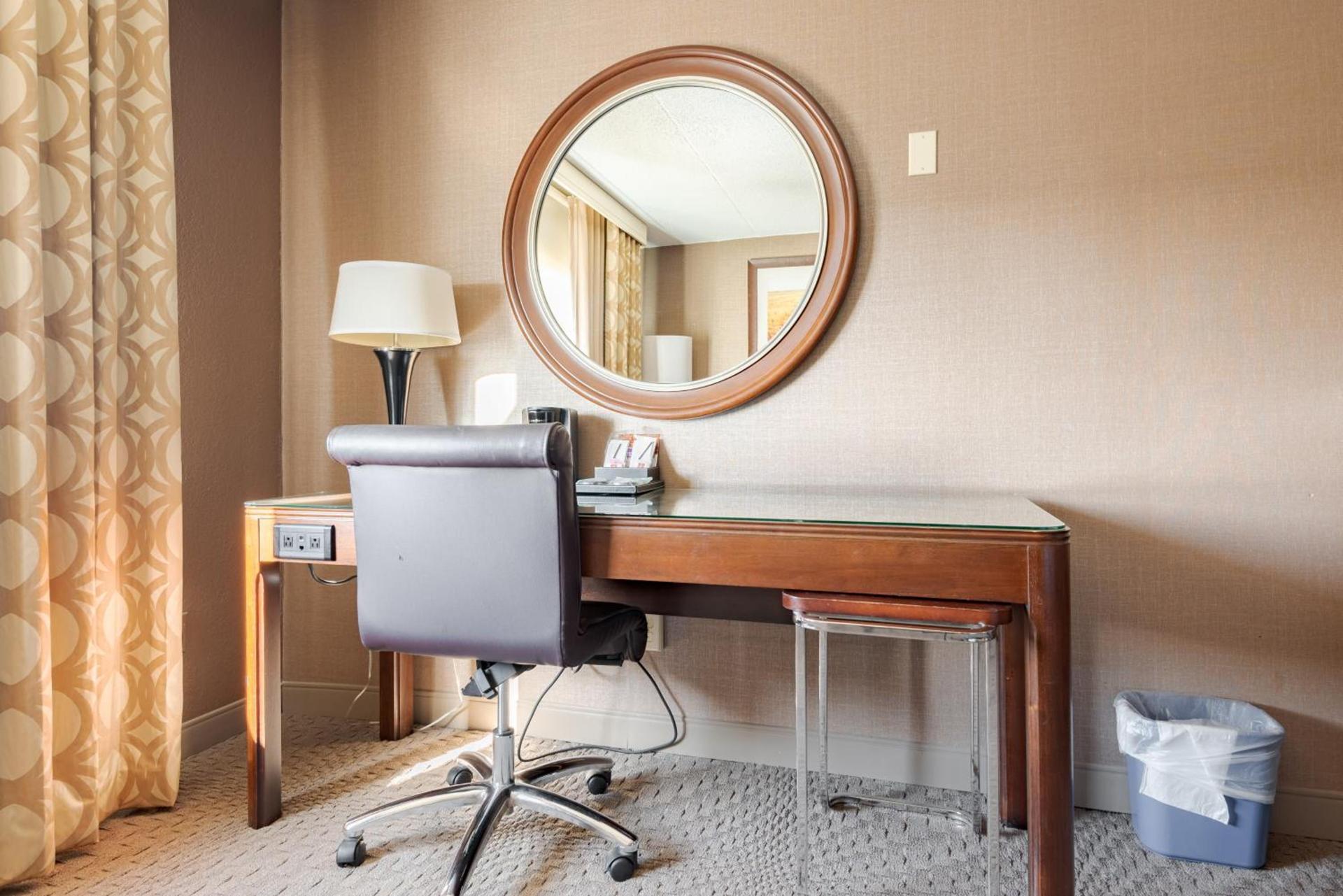Wyndham Omaha Hotel - West Dodge photo 68