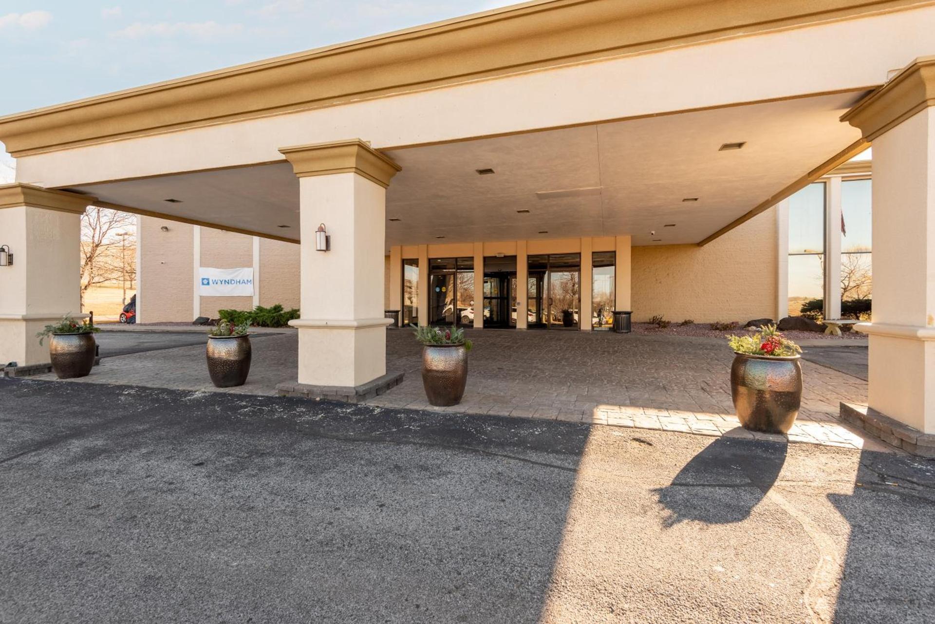 Wyndham Omaha Hotel - West Dodge photo 74