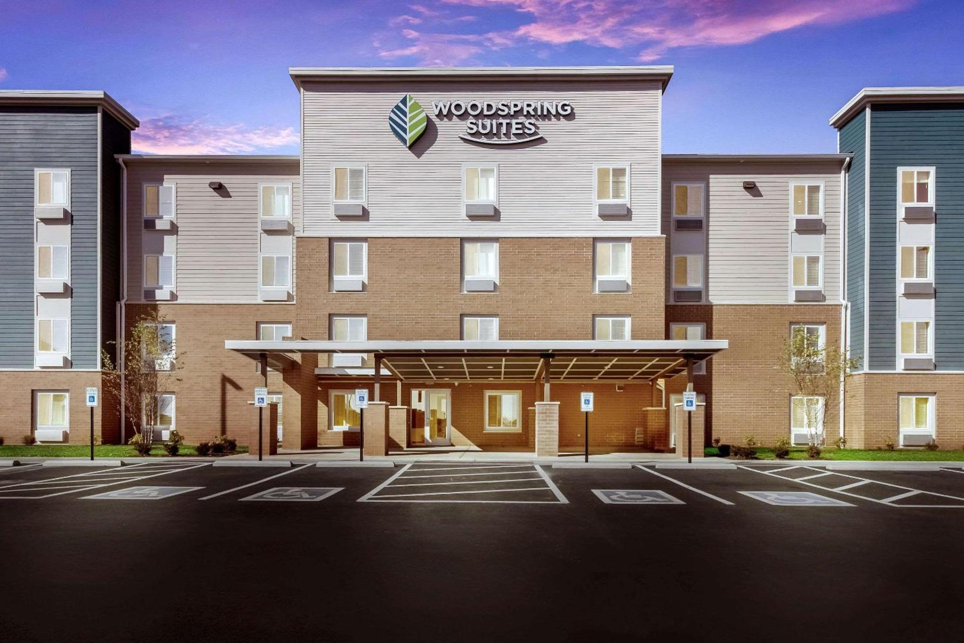 WoodSpring Suites Dayton North photo 4