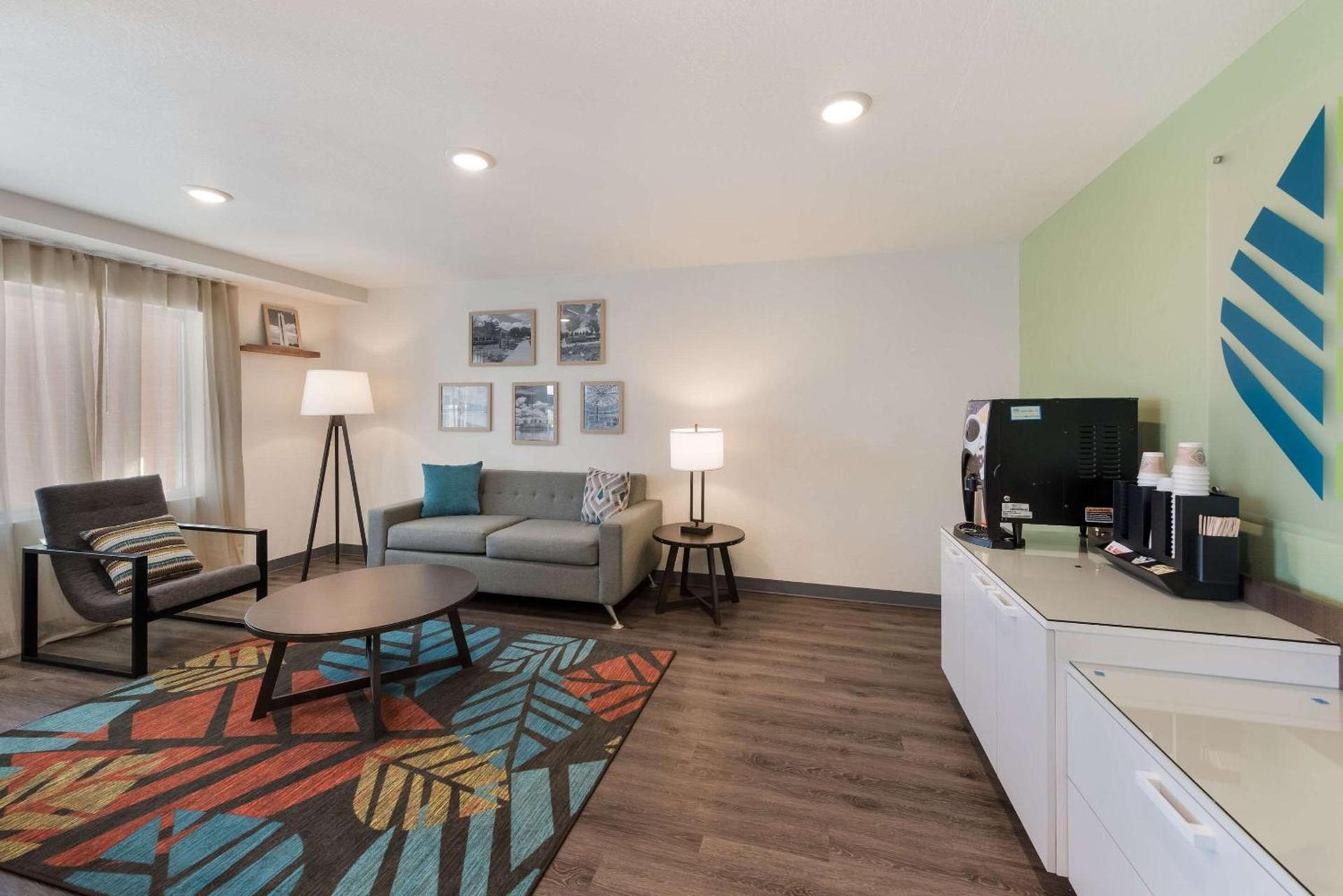 WoodSpring Suites Dayton North photo 7