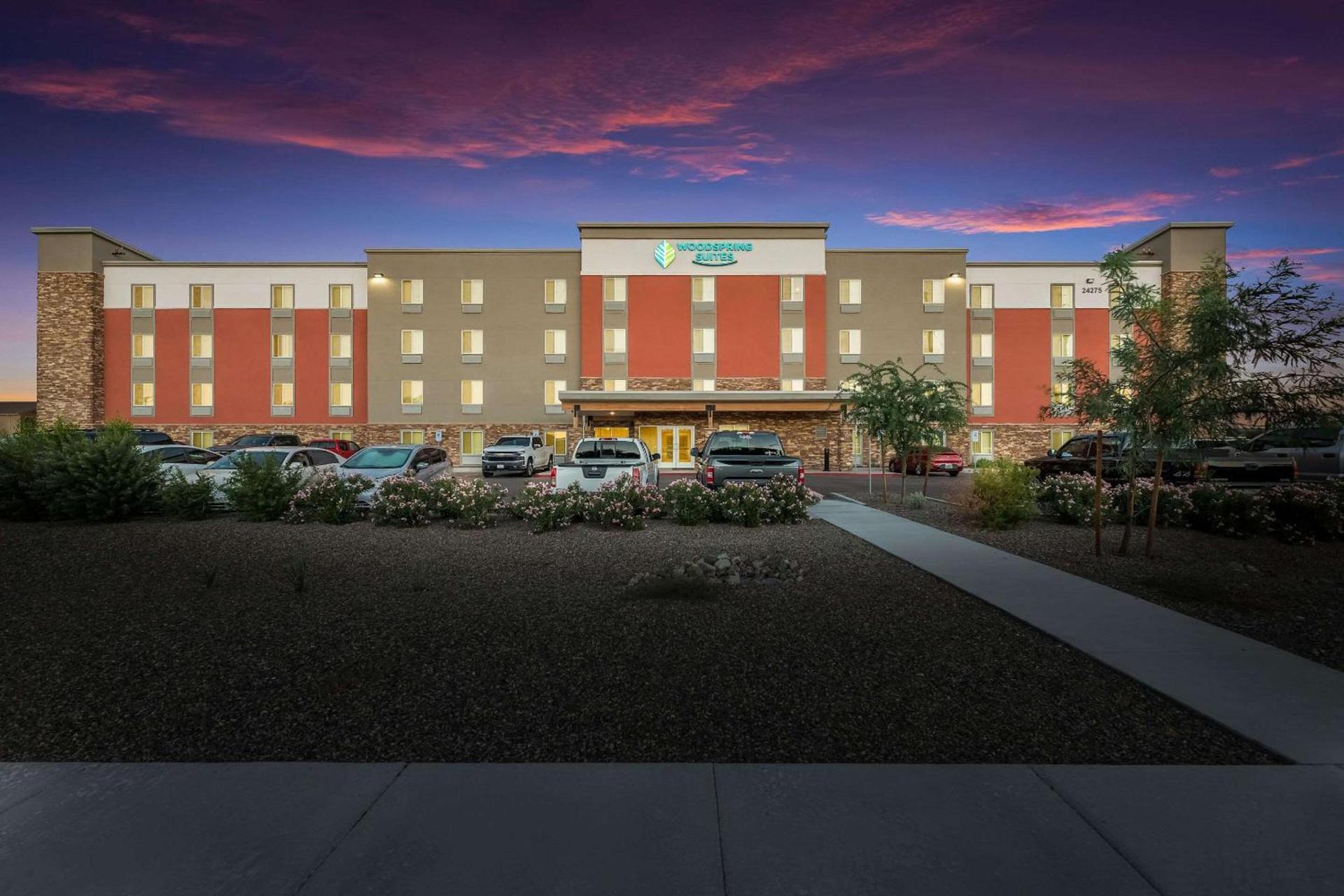WoodSpring Suites Phoenix-Deer Valley photo 3