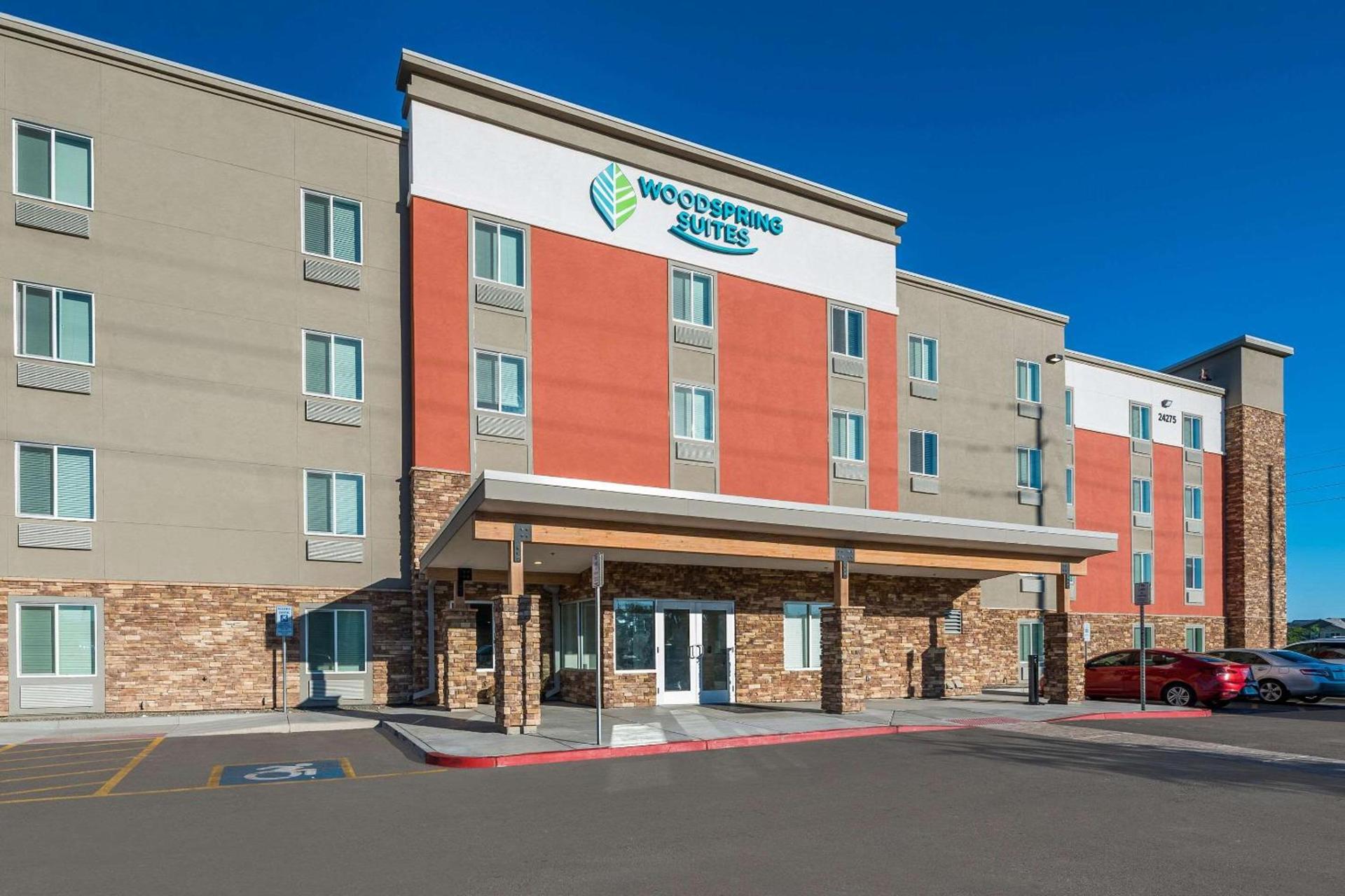 WoodSpring Suites Phoenix-Deer Valley photo 2