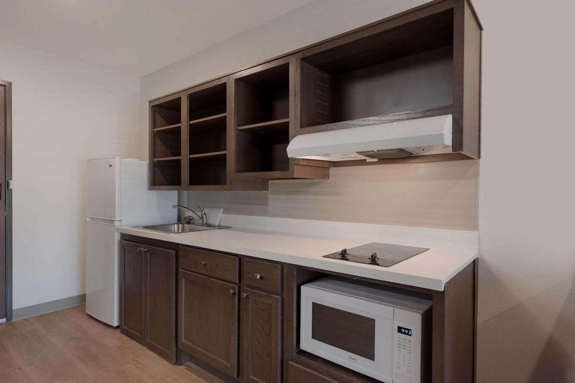 WoodSpring Suites Phoenix-Deer Valley photo 11