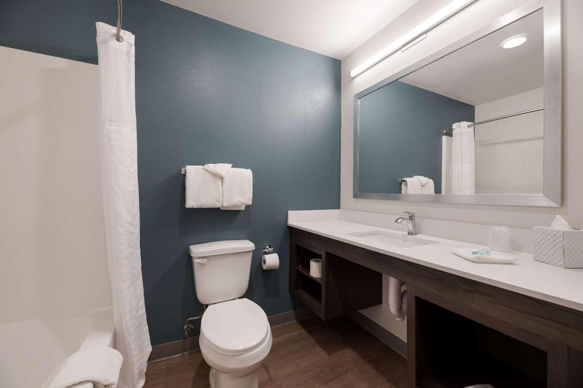 WoodSpring Suites Phoenix-Deer Valley photo 21