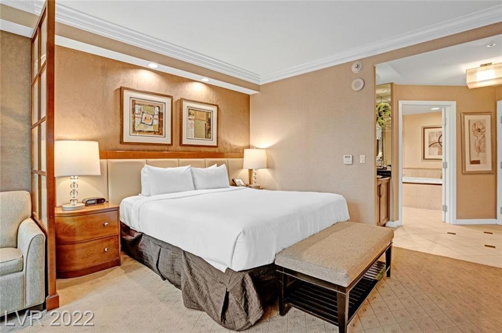 MGM Signature free parking No resort fee photo 9